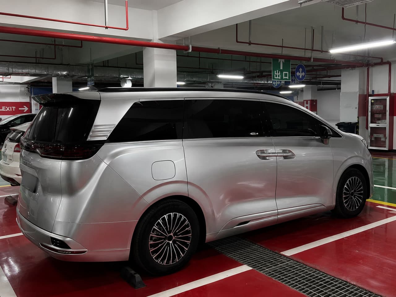 Інтегровані рейлінги чорні OEM (Алюміній, установка на клей)