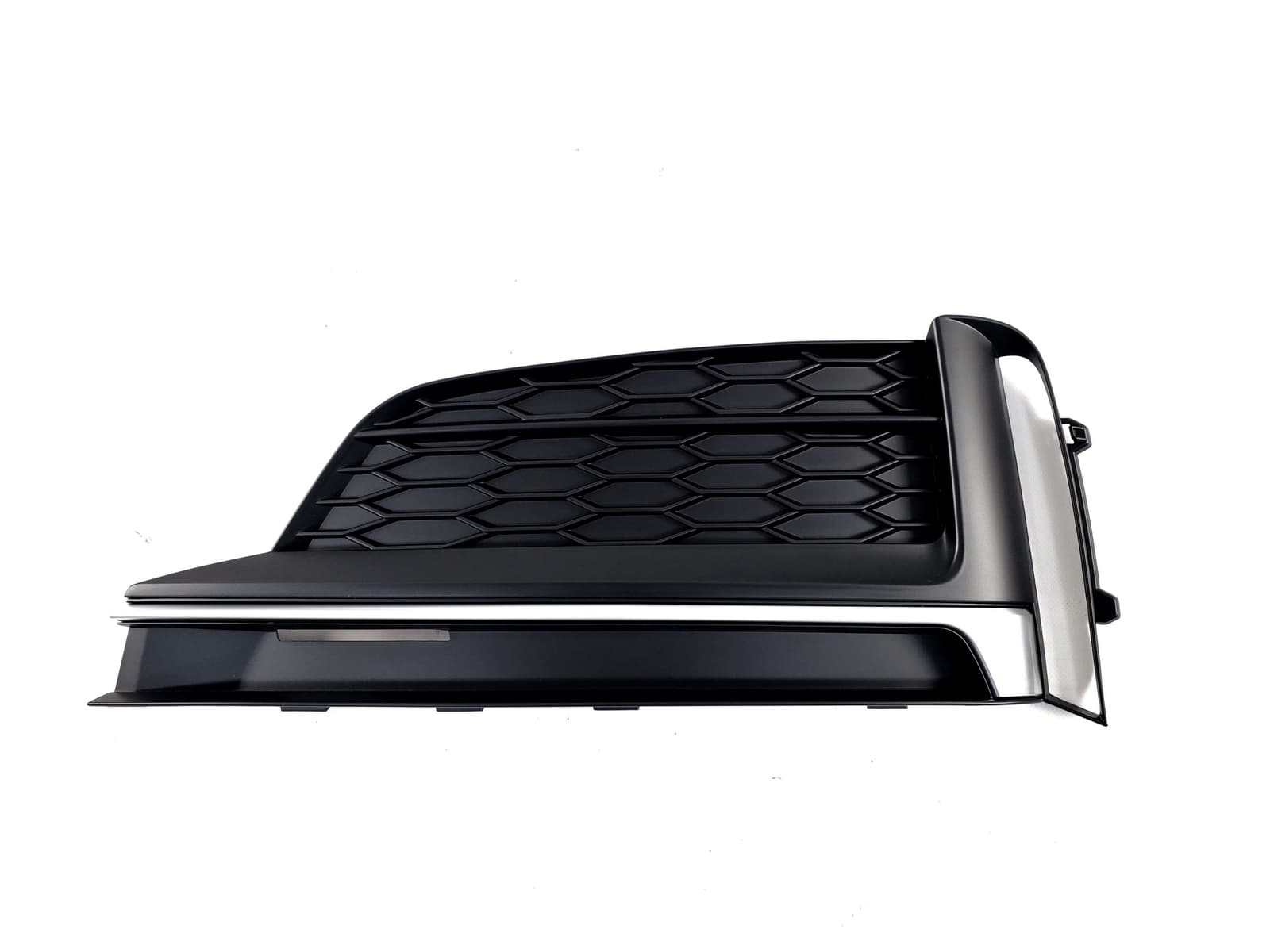 Решітки в бампер Matte Black / Silver (стиль S5) S-Line на Audi A5 B9 2016-2020 року 3