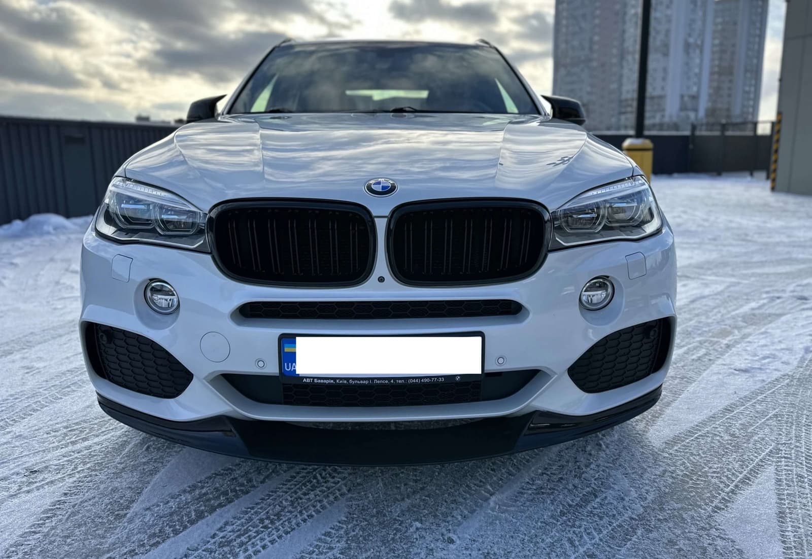Губа (переднього бампера) Чорний глянець (M-Performance) на BMW X5 F15 2013-2018 року 6