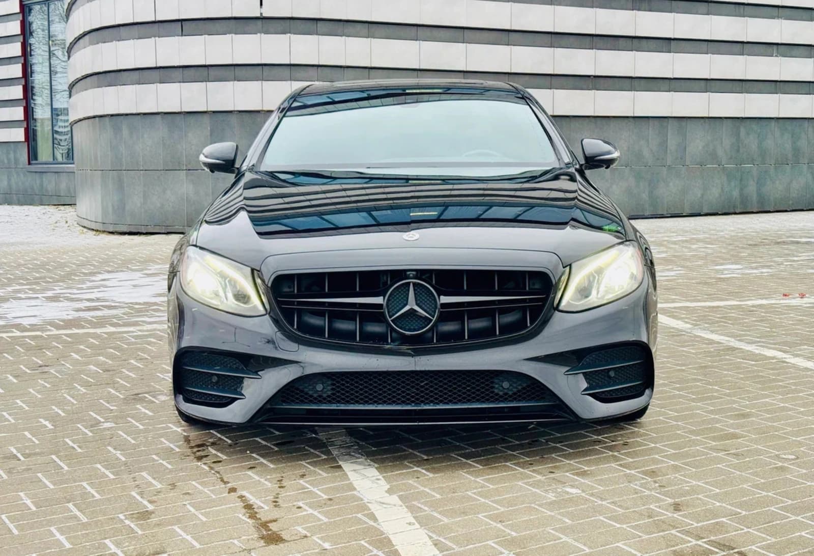 Решітка радіатора Full Black (стиль AMG E63 S) на Mercedes-Benz E-Class W213 2016-2020 року 5