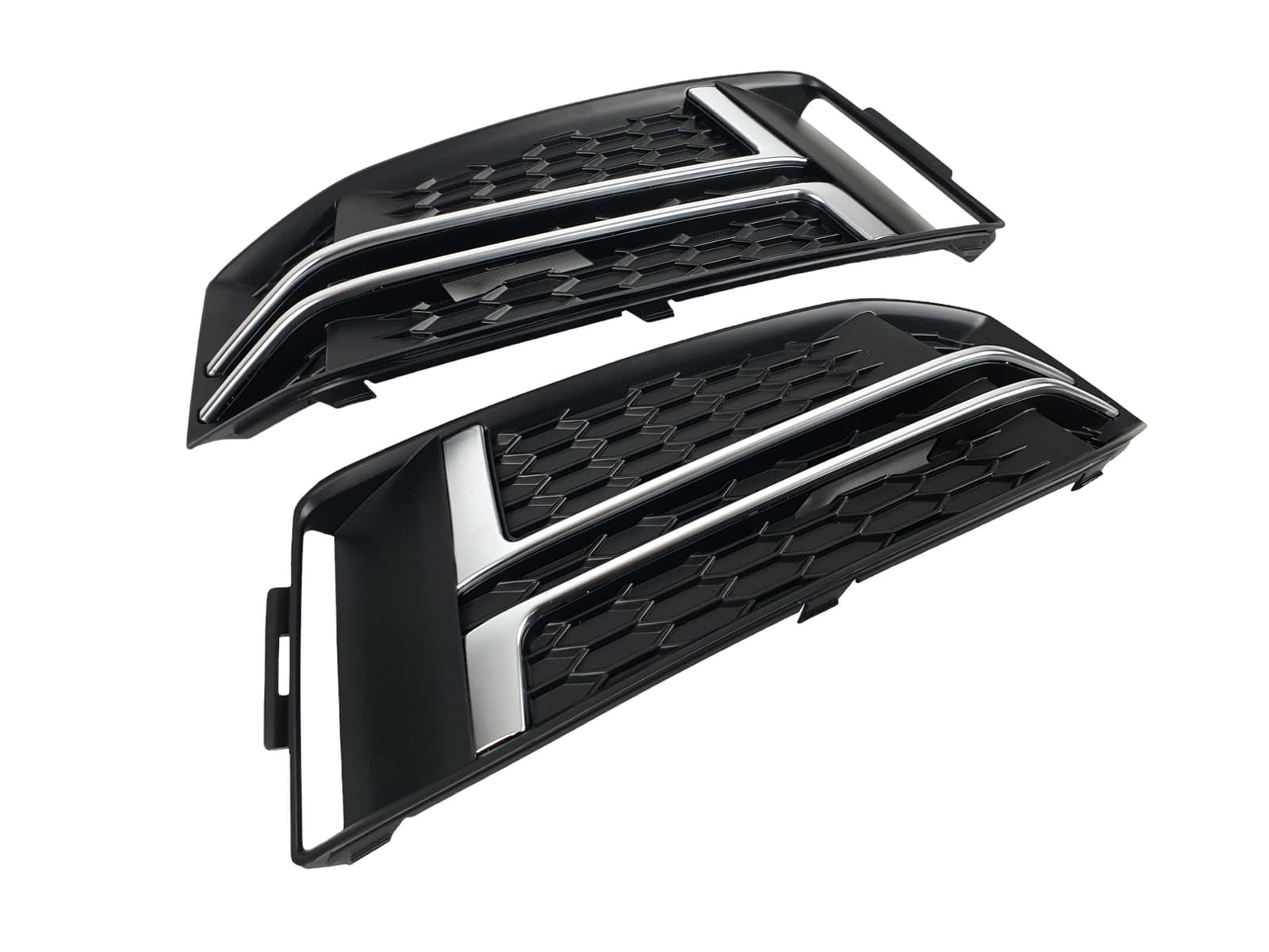 Решітки в бампер Silver Black (S4) S-Line на Audi A4 B9 2015-2019 року 2