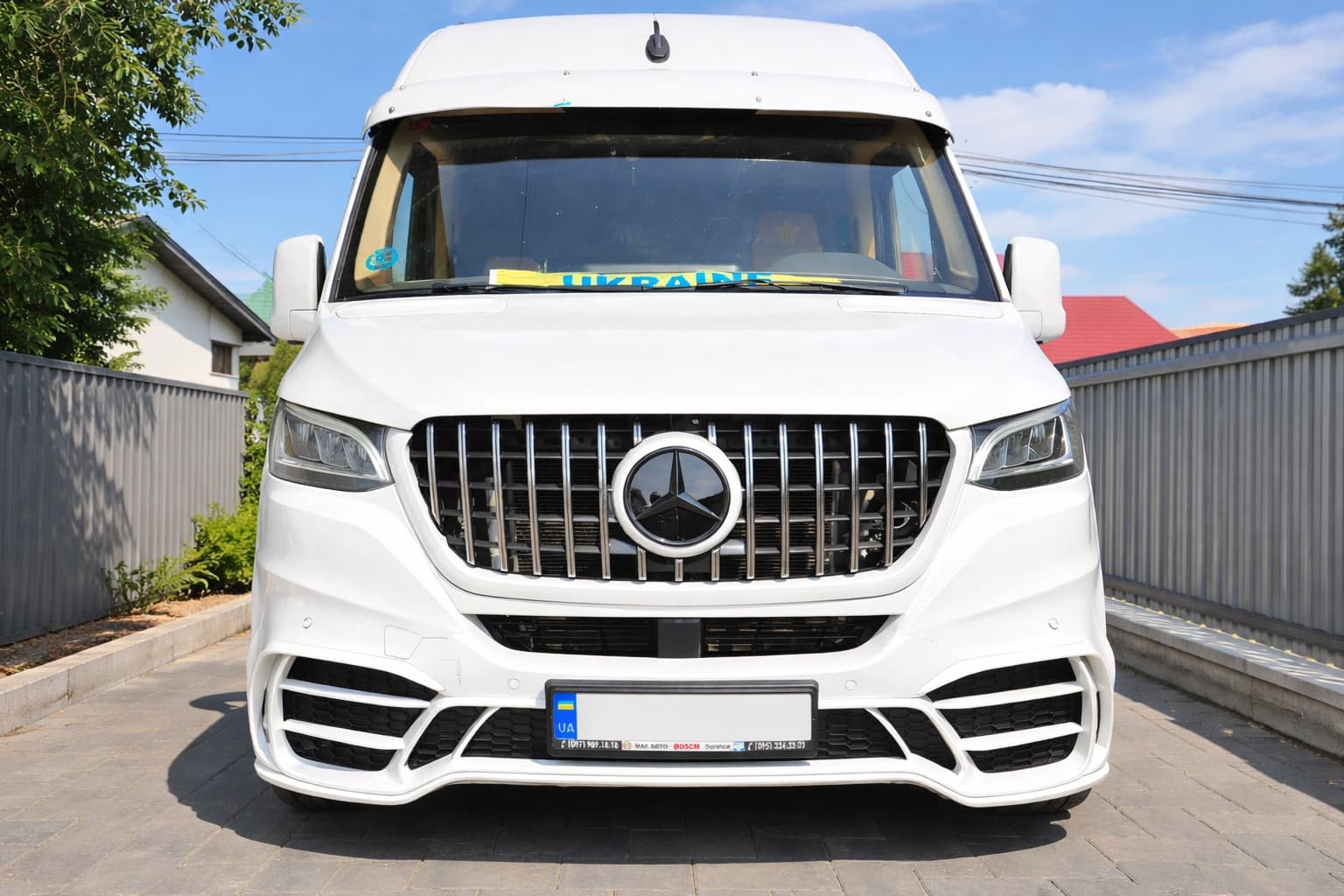 Передній бампер з решіткою V2 (AMG) 3