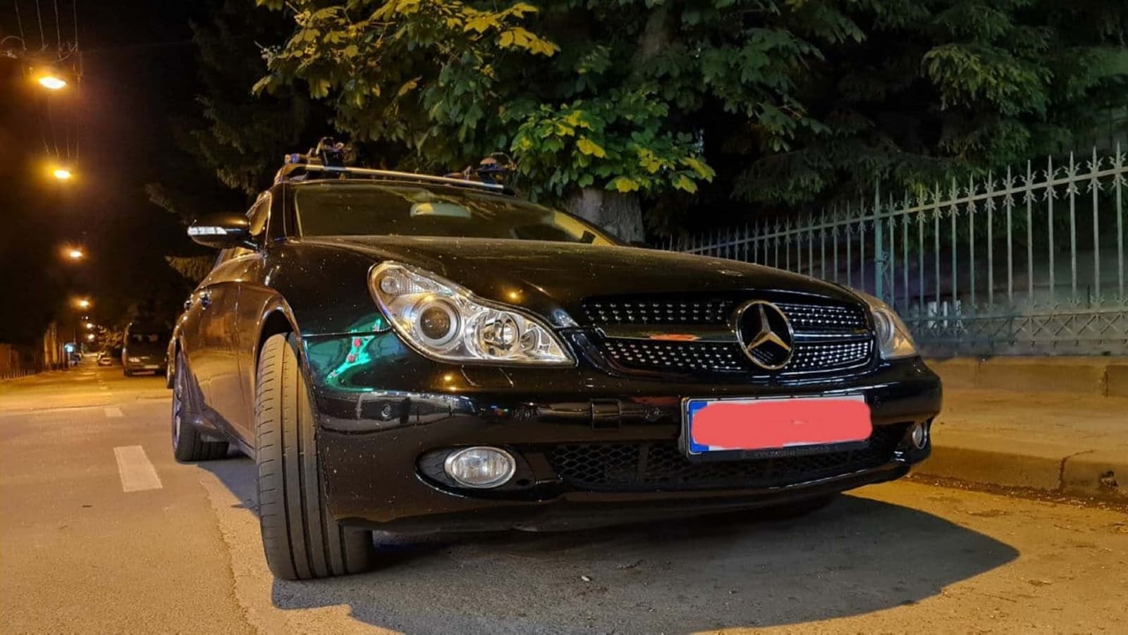 Решітка радіатора Black Diamond на Mercedes-Benz CLS-Class C219 2004-2008 року 4
