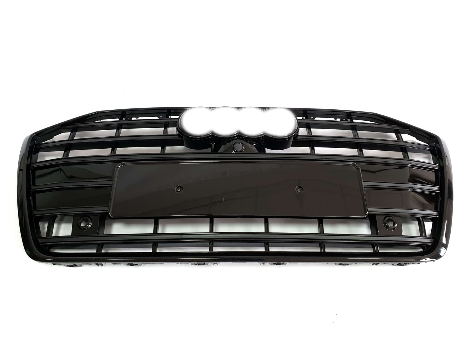 Решітка радіатора Full Black (в стилі S6 під камеру без радарів) на Audi A6 C8 2018-2023 року 2