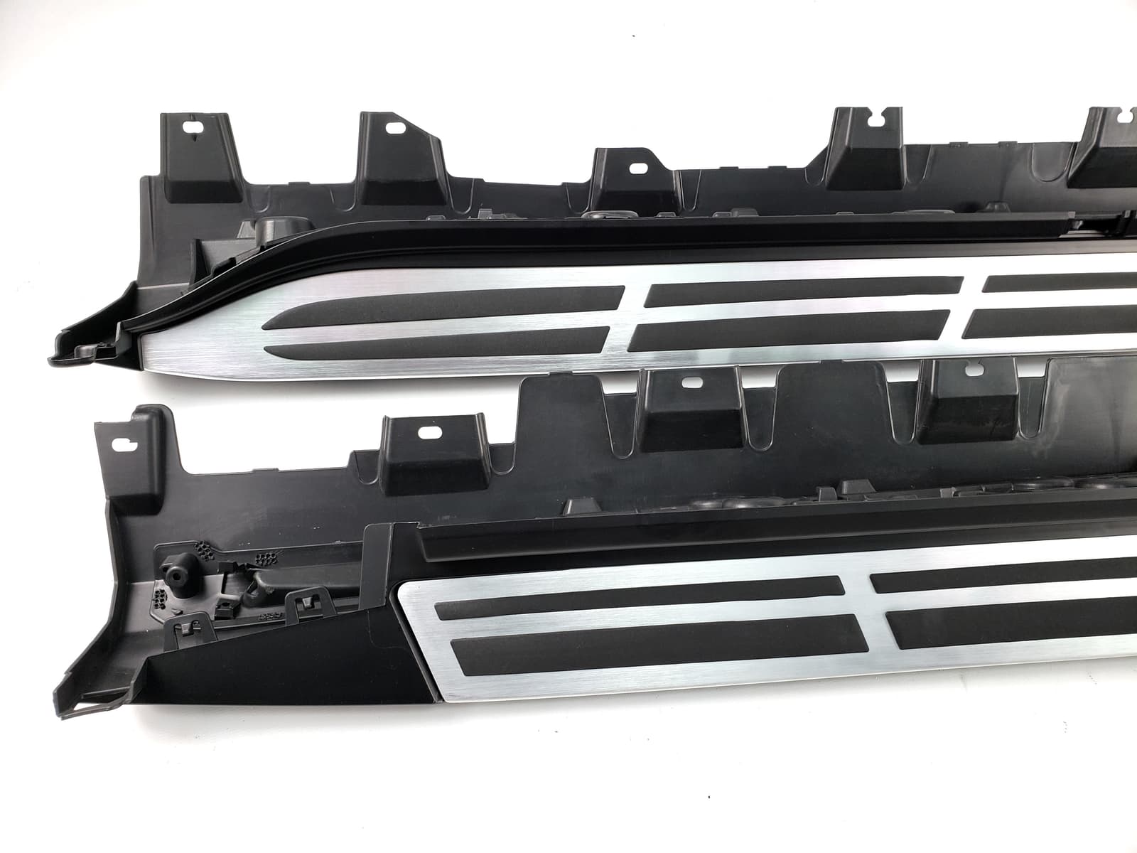 Підніжки OEM на BMW X7 G07 2018-2022 року 2