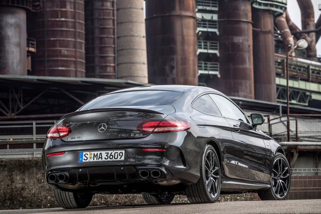 Задній дифузор з насадками (для coupe дизайн AMG43)