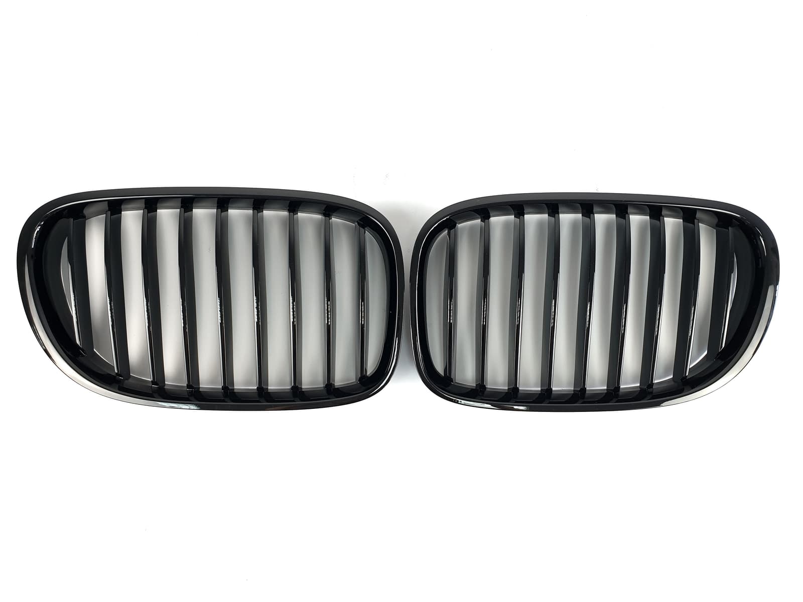 Ніздрі Чорний глянець (1 Bar) V1 на BMW 7 Series F01 / F02 2008-2015 року