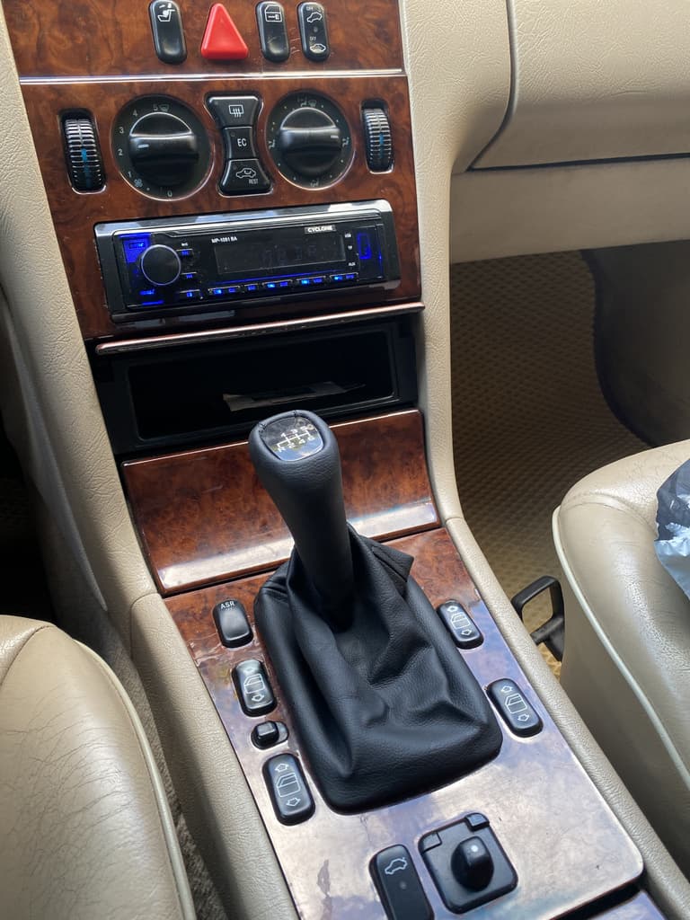 Mercedes W210 Чохол та ручка КПП із рамкою (6 передач) 2