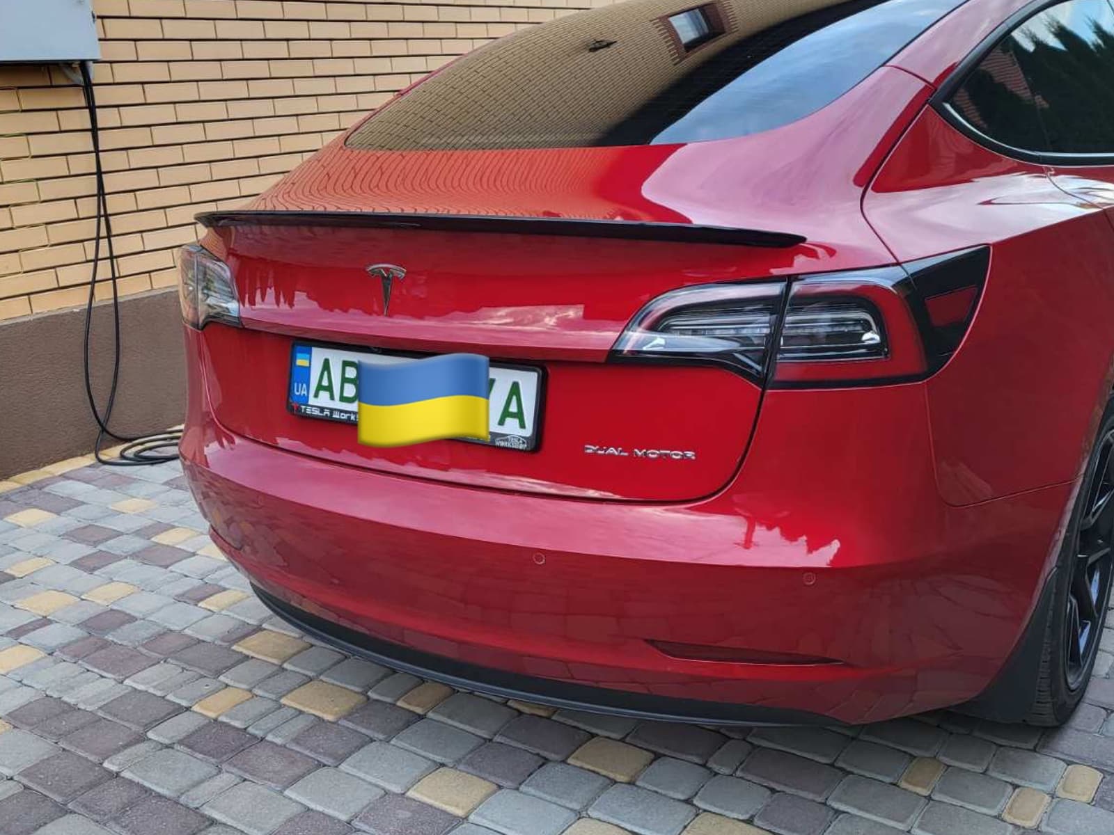 Спойлер лип багажника Tesla model 3 2017- ABS пластик, колір чорний глянець