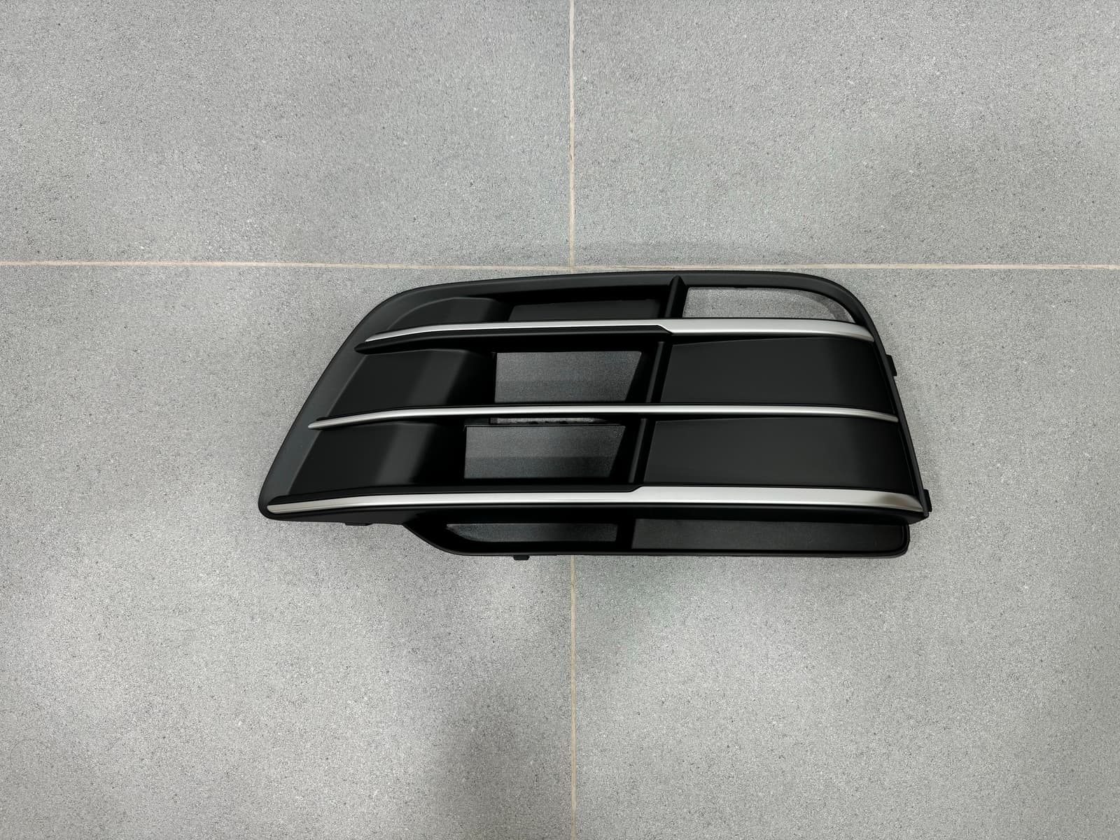 Решітка бампера ЛІВА 80D807679J S-Line для AUDI Q5 2017-2020