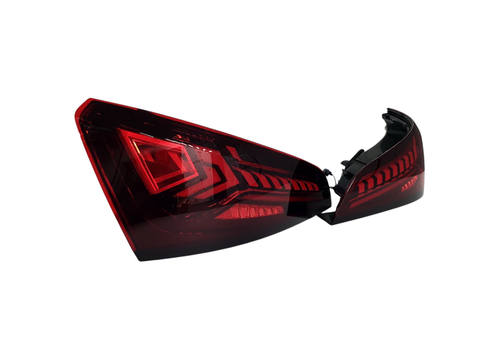 Задні ліхтарі Led (Red) на Audi Q5 8R 2008-2012 року 2