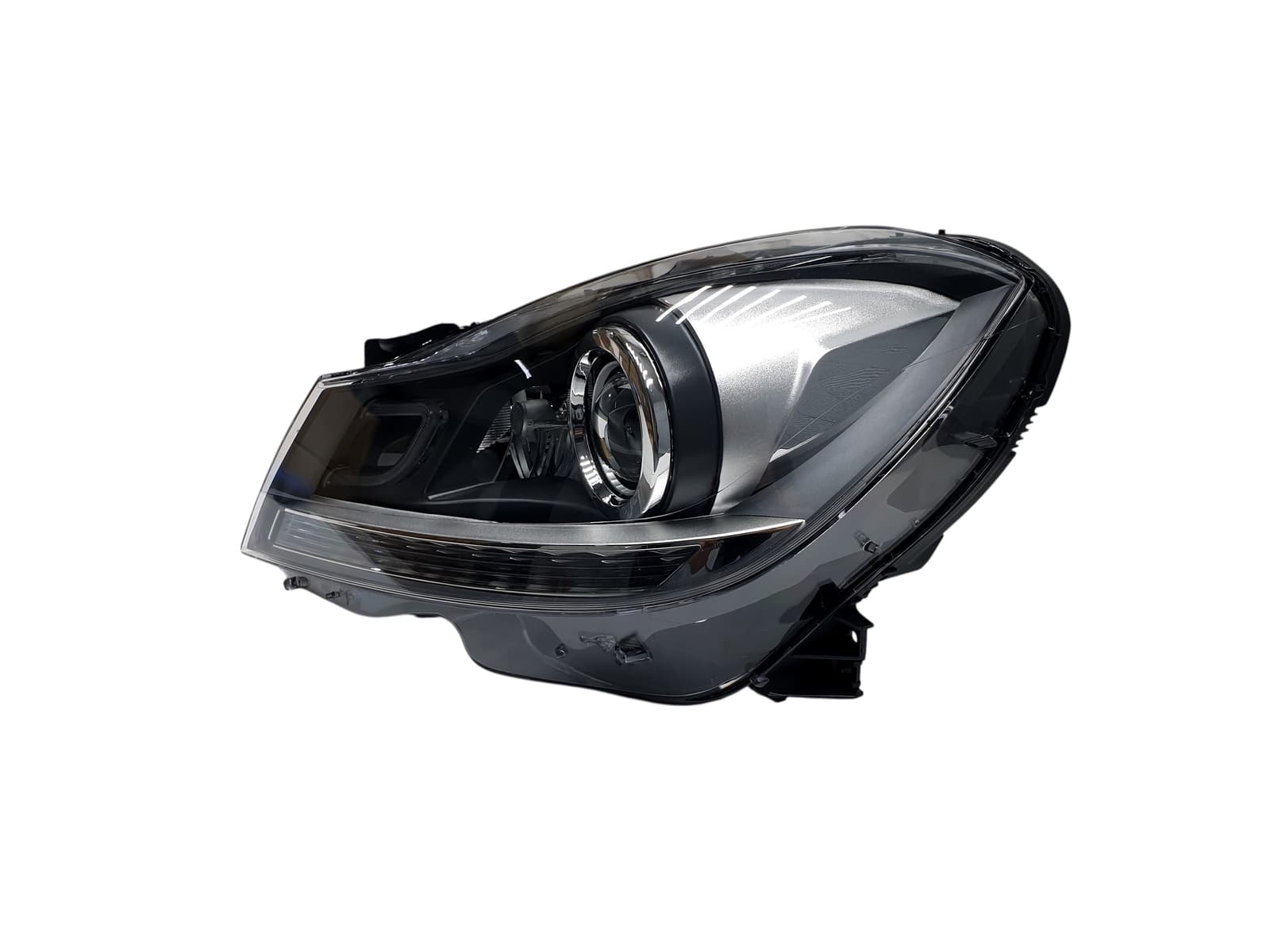 Передні фари Bi-Led (заміна галогена) на Mercedes-Benz C-Class W204 2007-2014 року 3