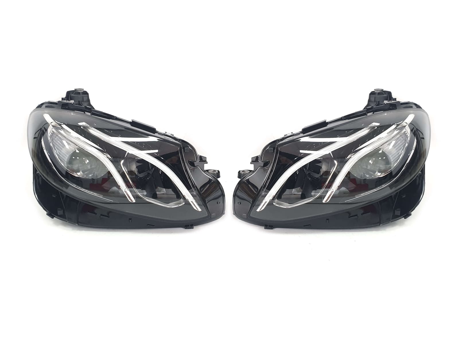 Передні фари (Led) комплектні на Mercedes-Benz E-Class W213 2016-2020 року