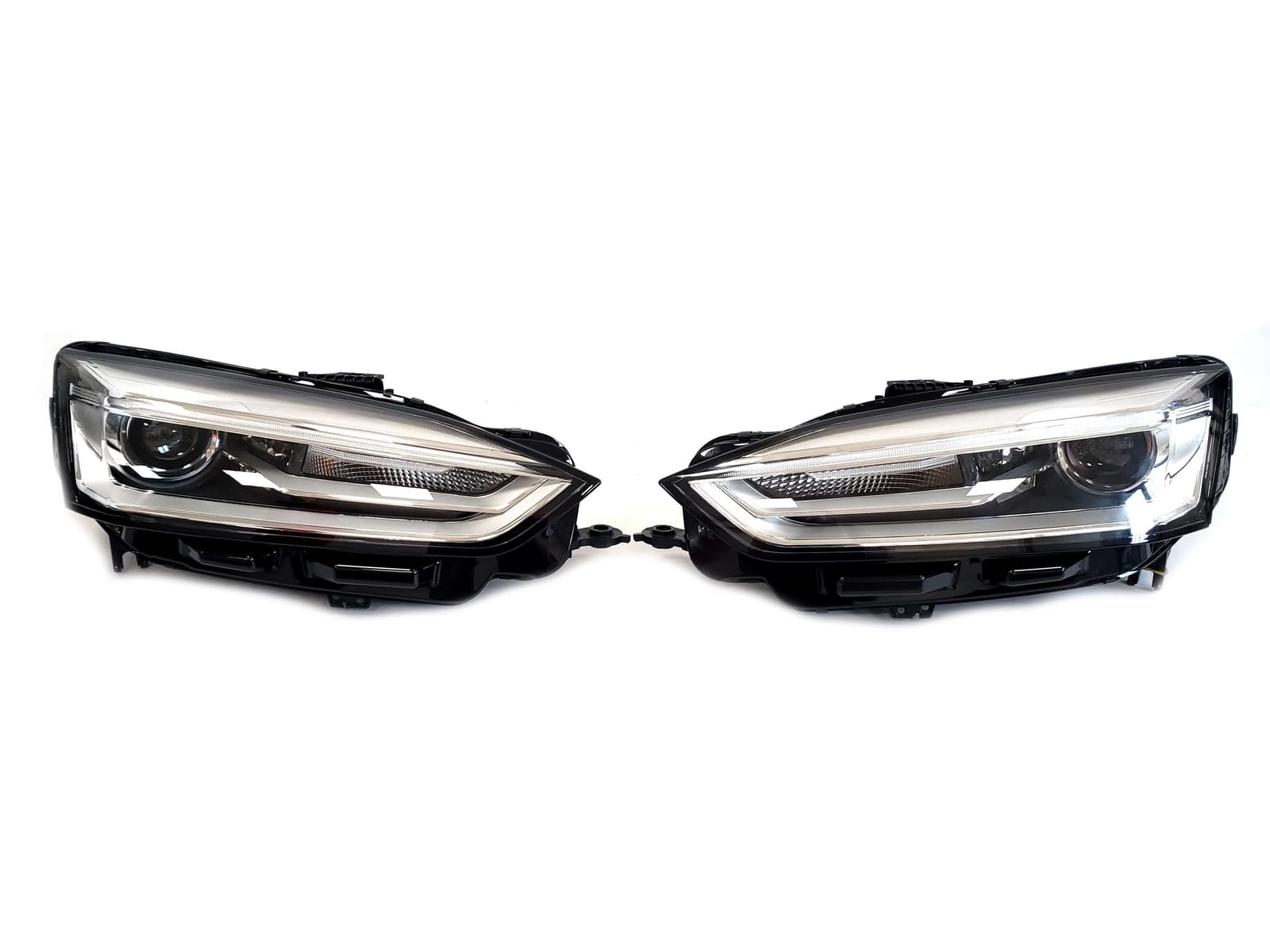 Передні фари (Bi-Xenon No Adaptive Європа) без блоків на Audi A5 B9 2016-2020 року