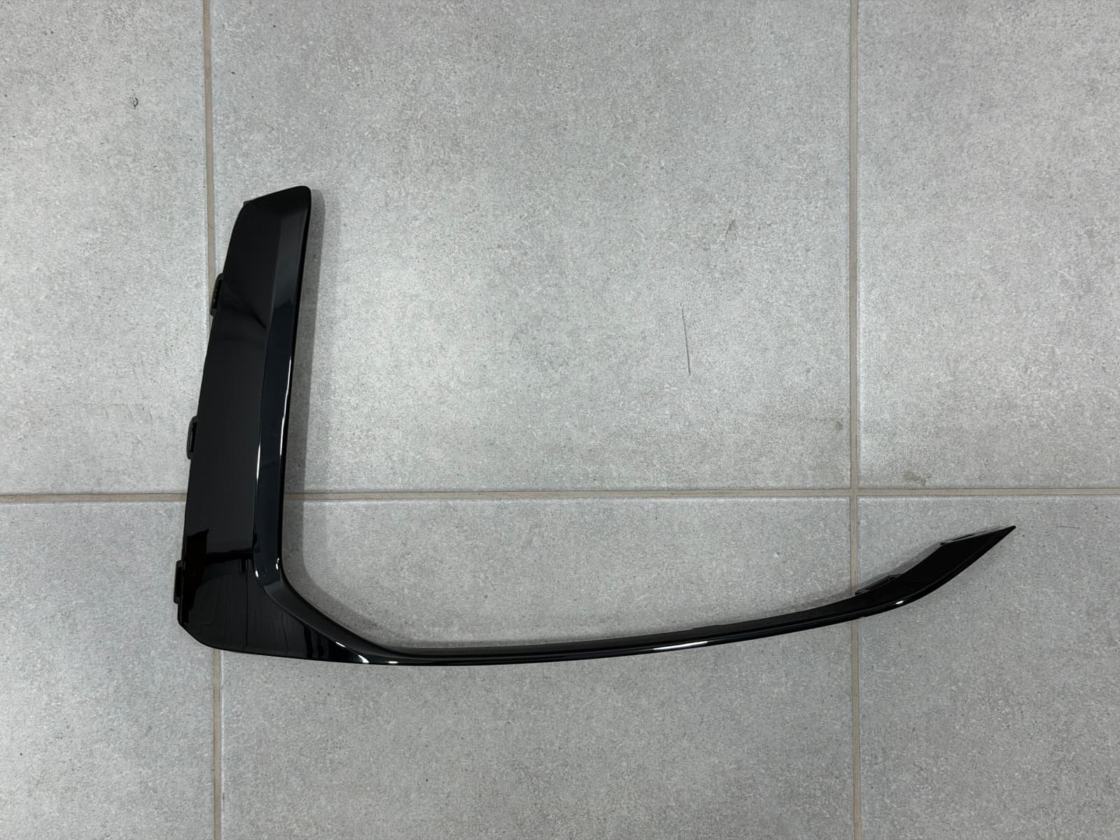 Накладка бампера права 4M0807300B S-Line BLACK для Audi Q7 2020-2024
