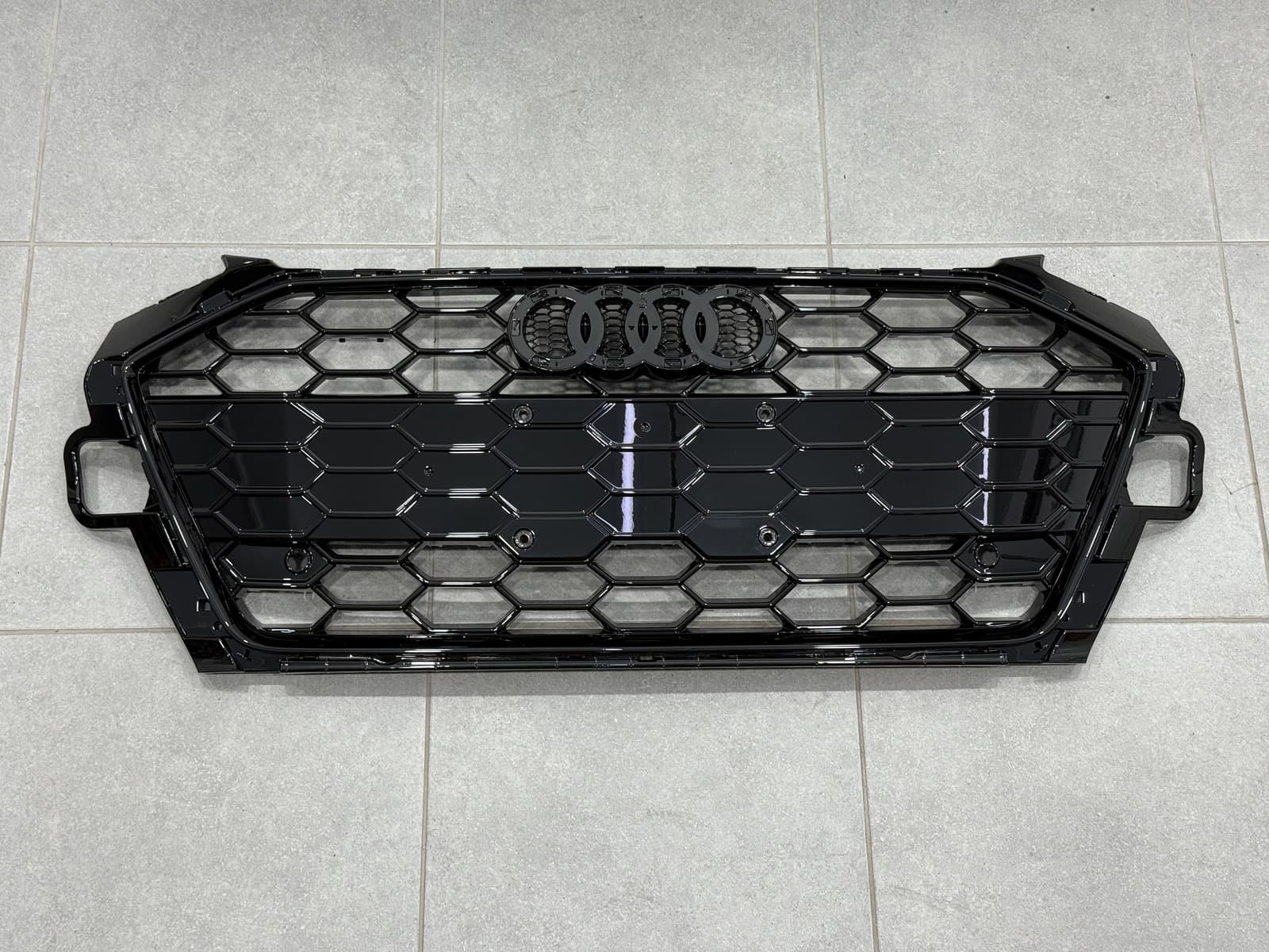 Решітка радіатора S-Line для Audi A4 B9 2020-2023, колір чорний
