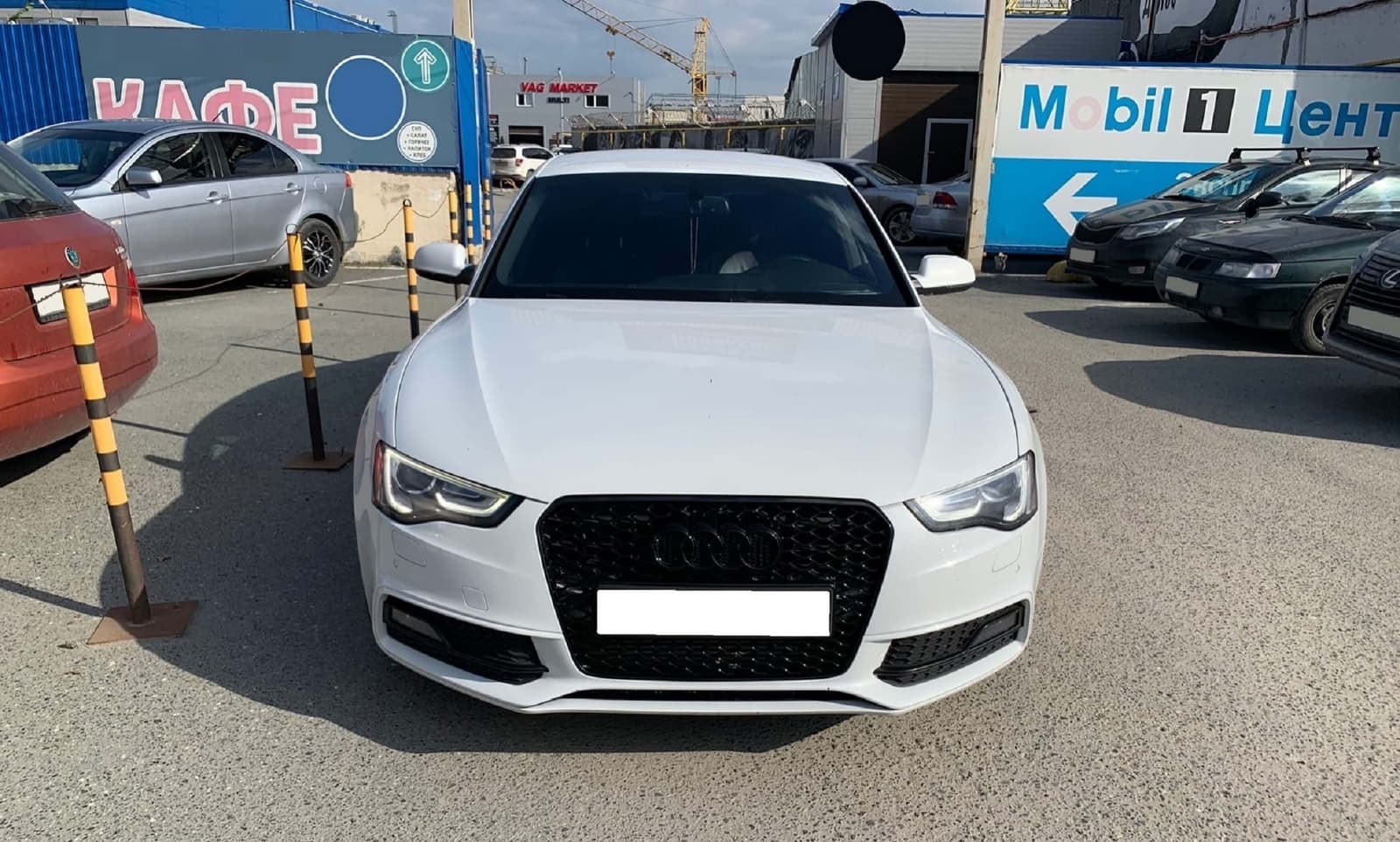 Решітка радіатора Full Black (стилі RS4) на Audi A4 B8 2011-2015 року 5