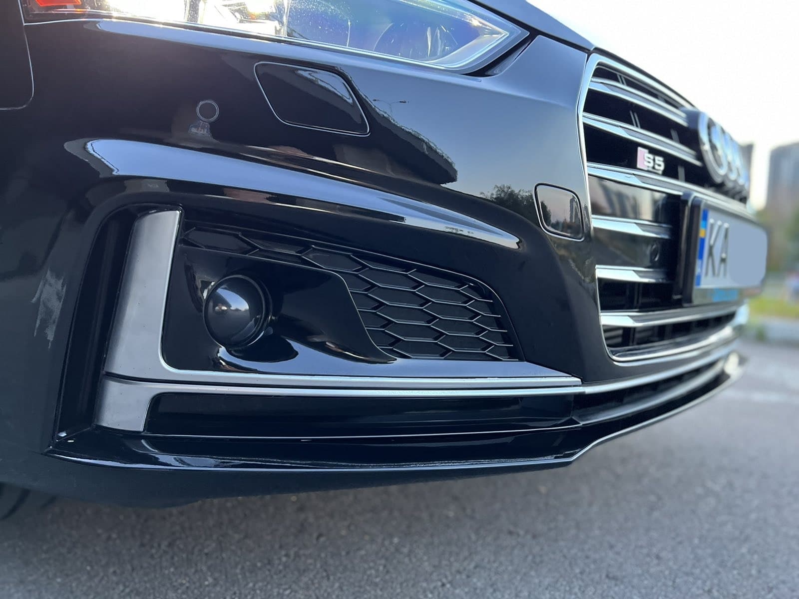Решітки в бампер Black / Silver (стиль S5 під дистронік) S-Line на Audi A5 B9 2016-2020 року 4
