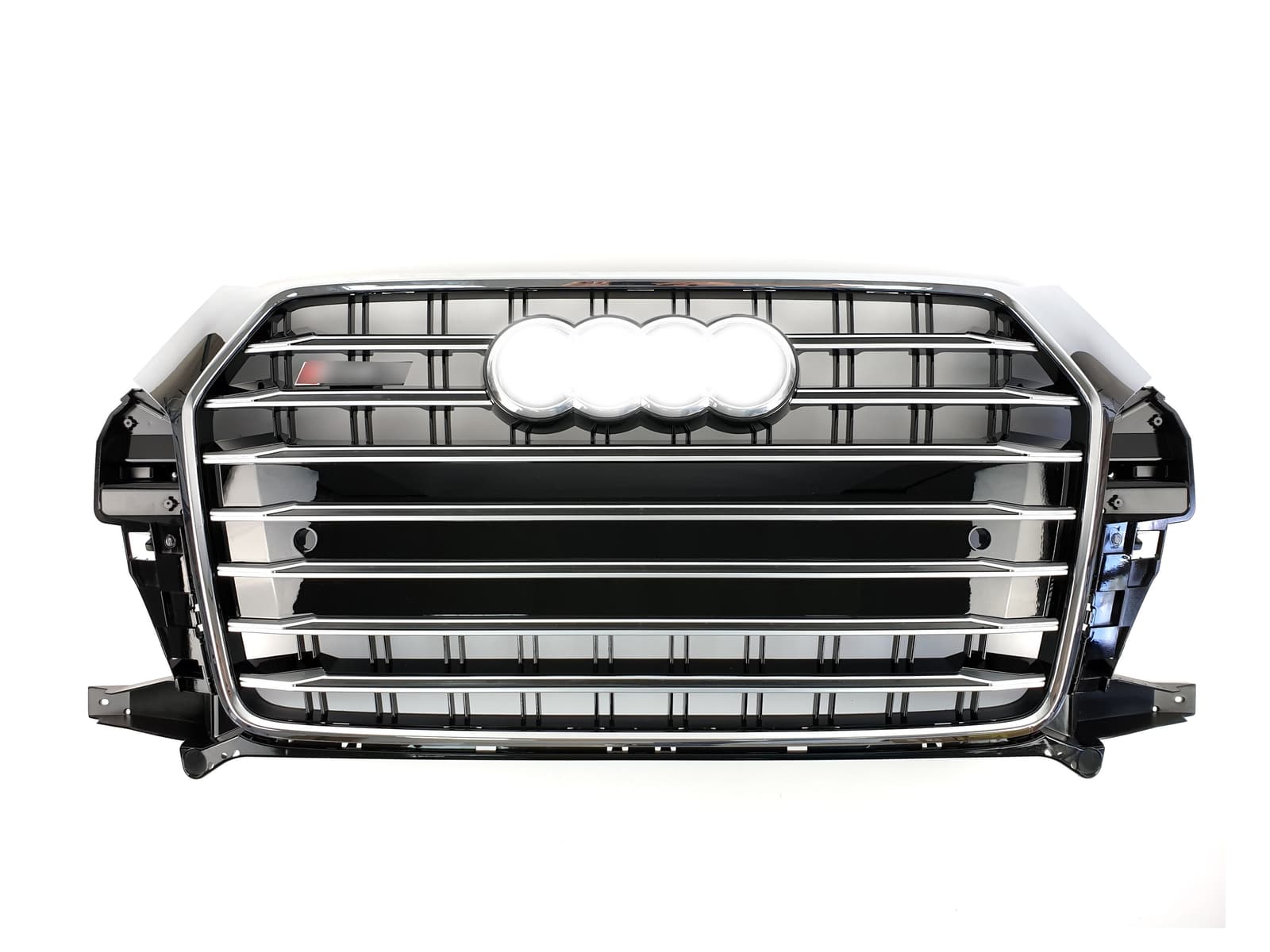 Решітка радіатора Chrome Black (в стилі SQ3) на Audi Q3 8U 2014-2018 року