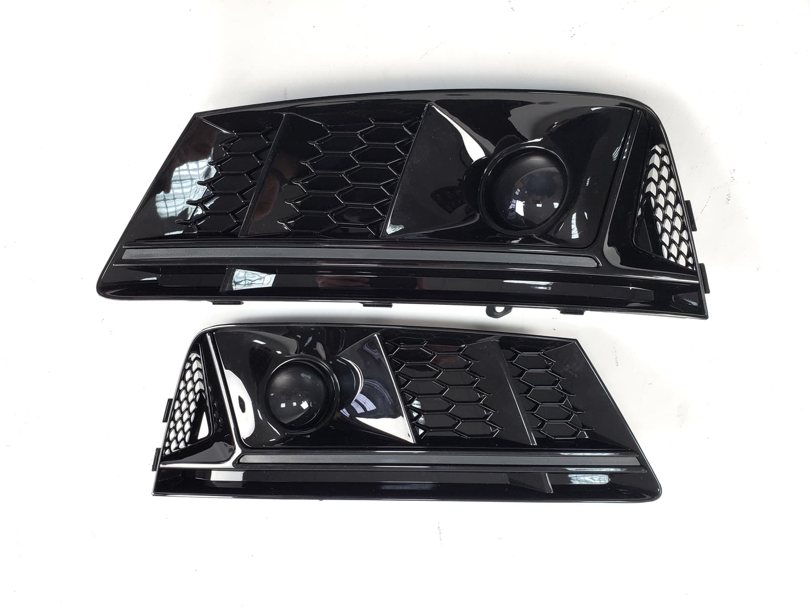 Решітки в бампер Full Black (в стилі S4 під радари) на Audi A4 B9 2015-2019 року