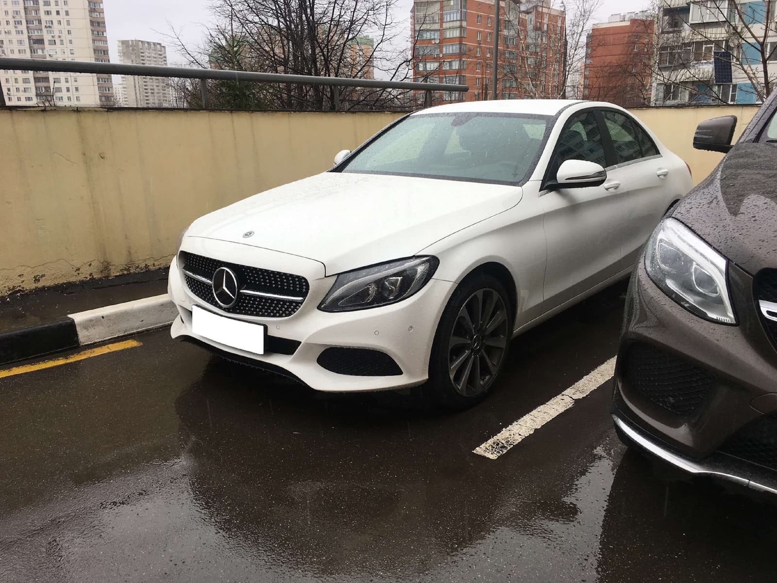 Решітка радіатора Diamond Black (без місця під камеру) на Mercedes-Benz C-Class W205 2014-2018 року 6
