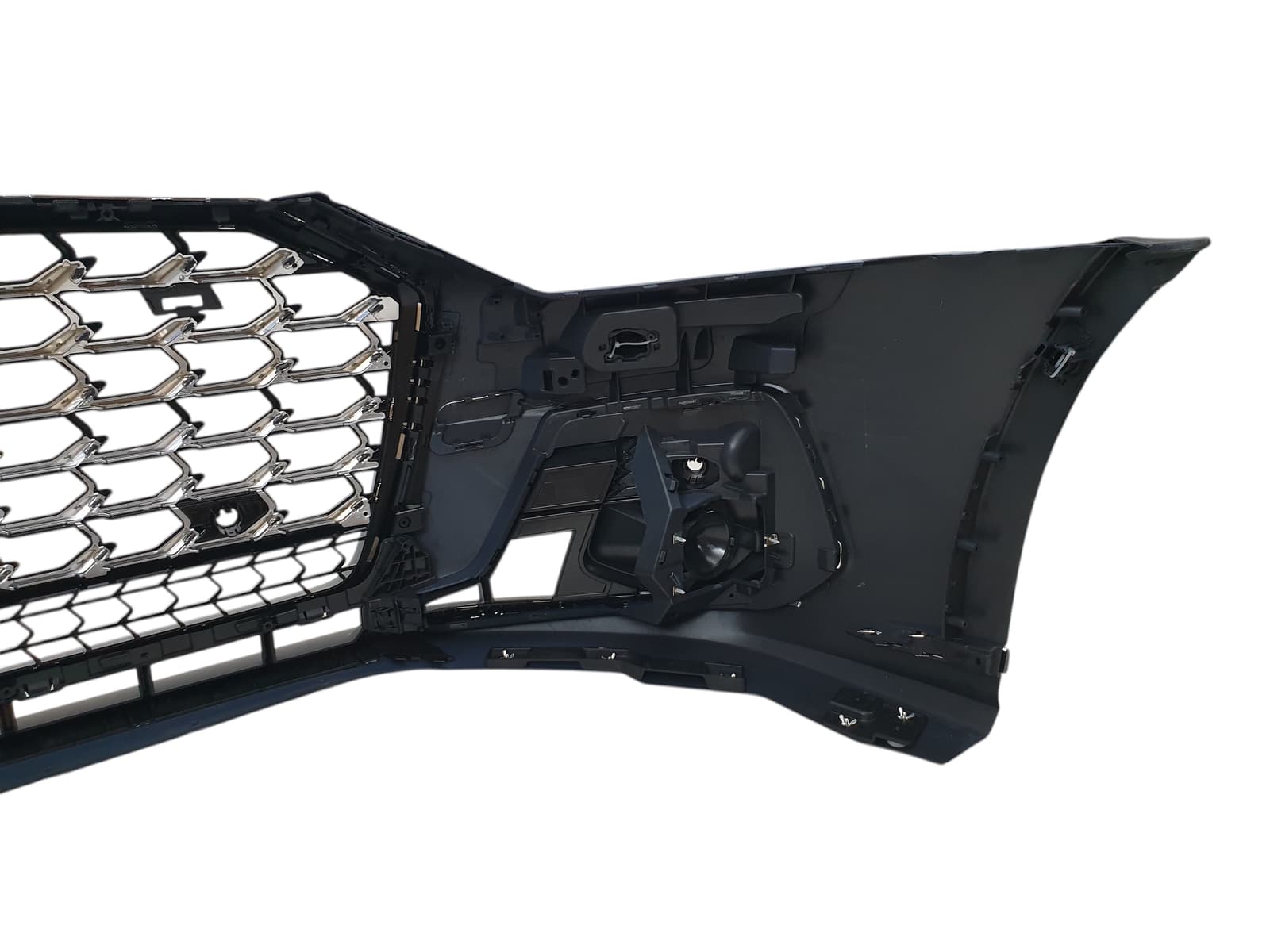 Передній бампер (стиль S8 2021+) на Audi A8 D5 2017-2021 року 6