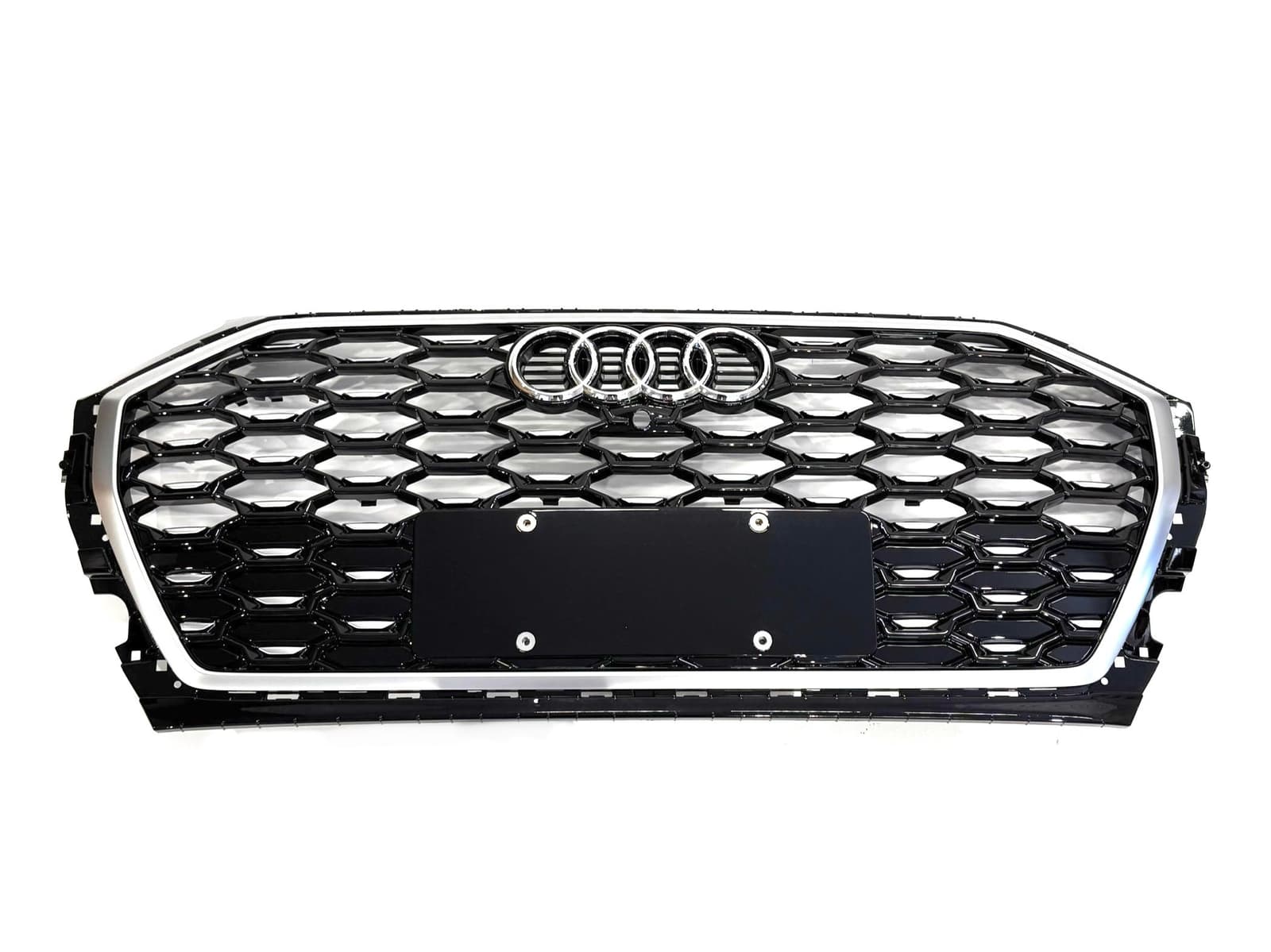 Решітка радіатора для Audi Q5 Sportback 2021-2024 чорна з хромом 80G 853 651 3Q7