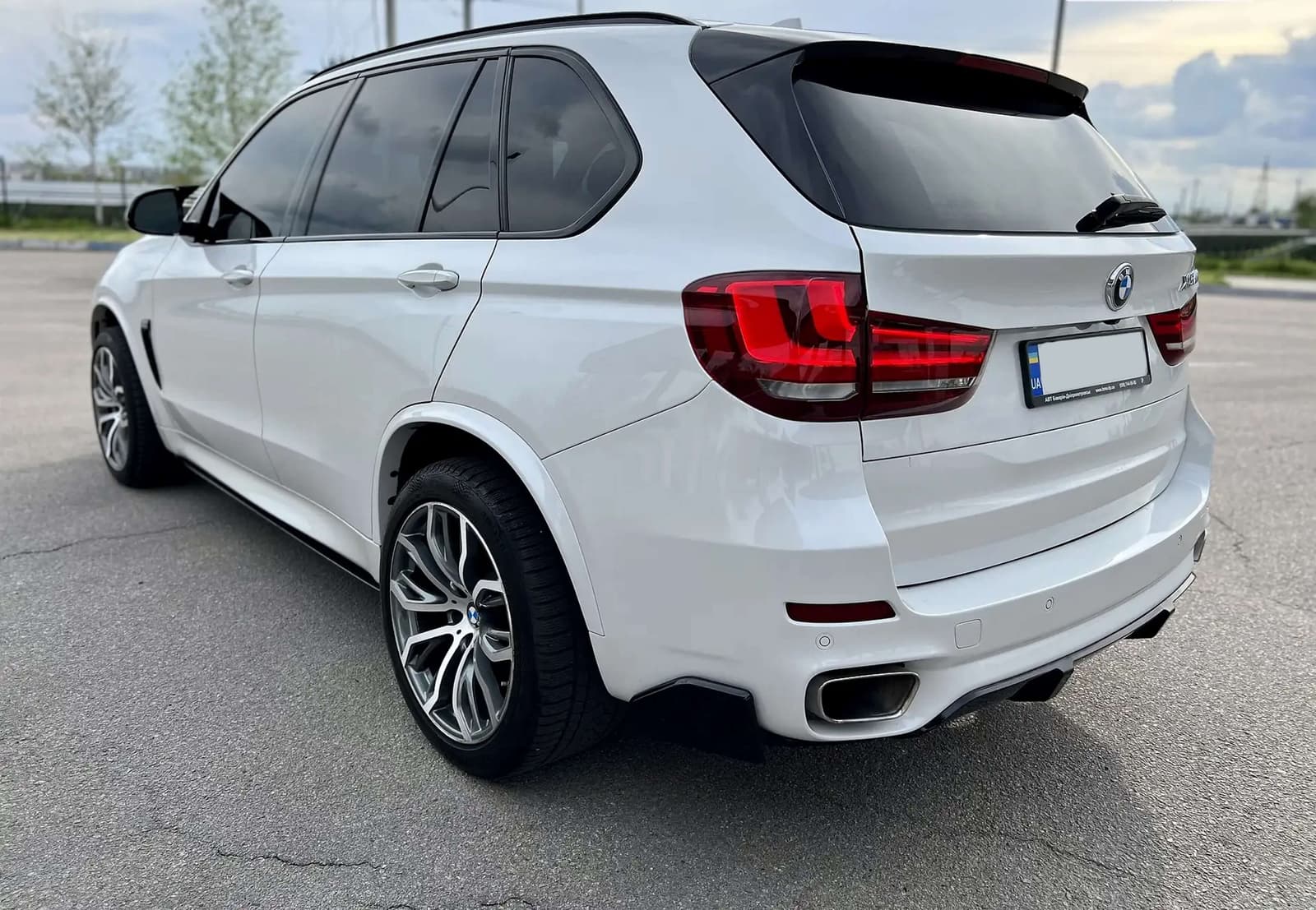 Леза на пороги Чорний глянець (M-Performance) на BMW X5 F15 2013-2018 року 4