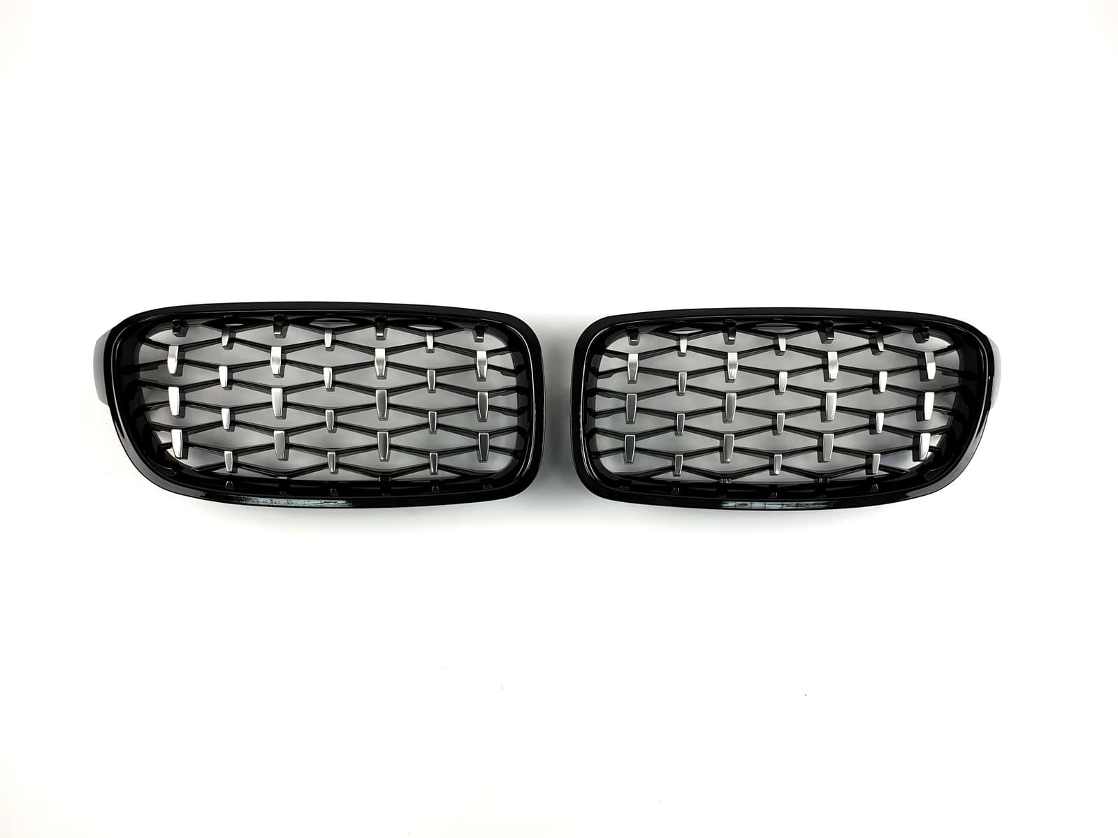 Ніздрі Diamond Silver на BMW 3 Series F30 / F31 2011-2018 року