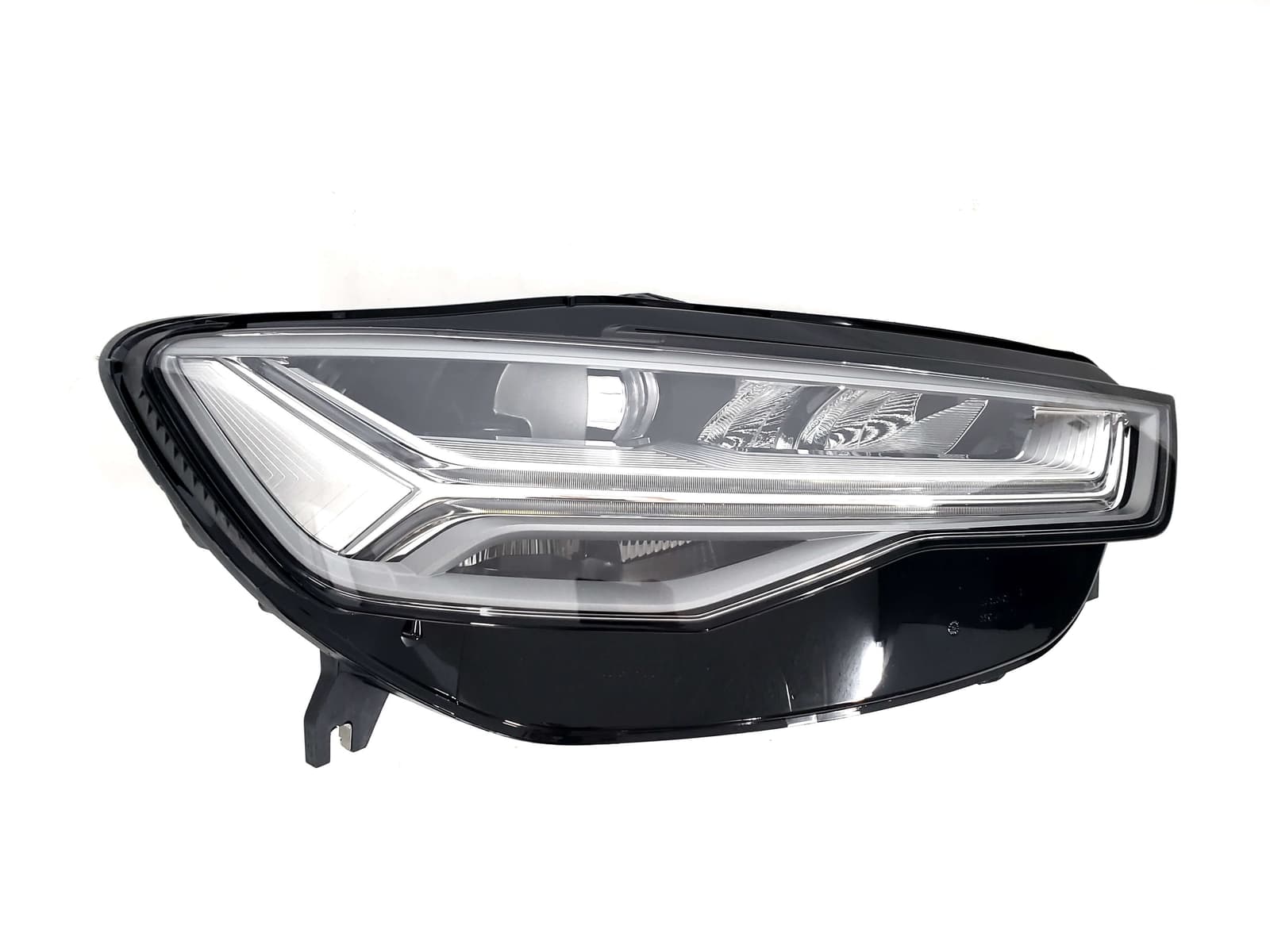 Передні фари (Full Led) комплектні на Audi A6 C7 2014-2018 року 2