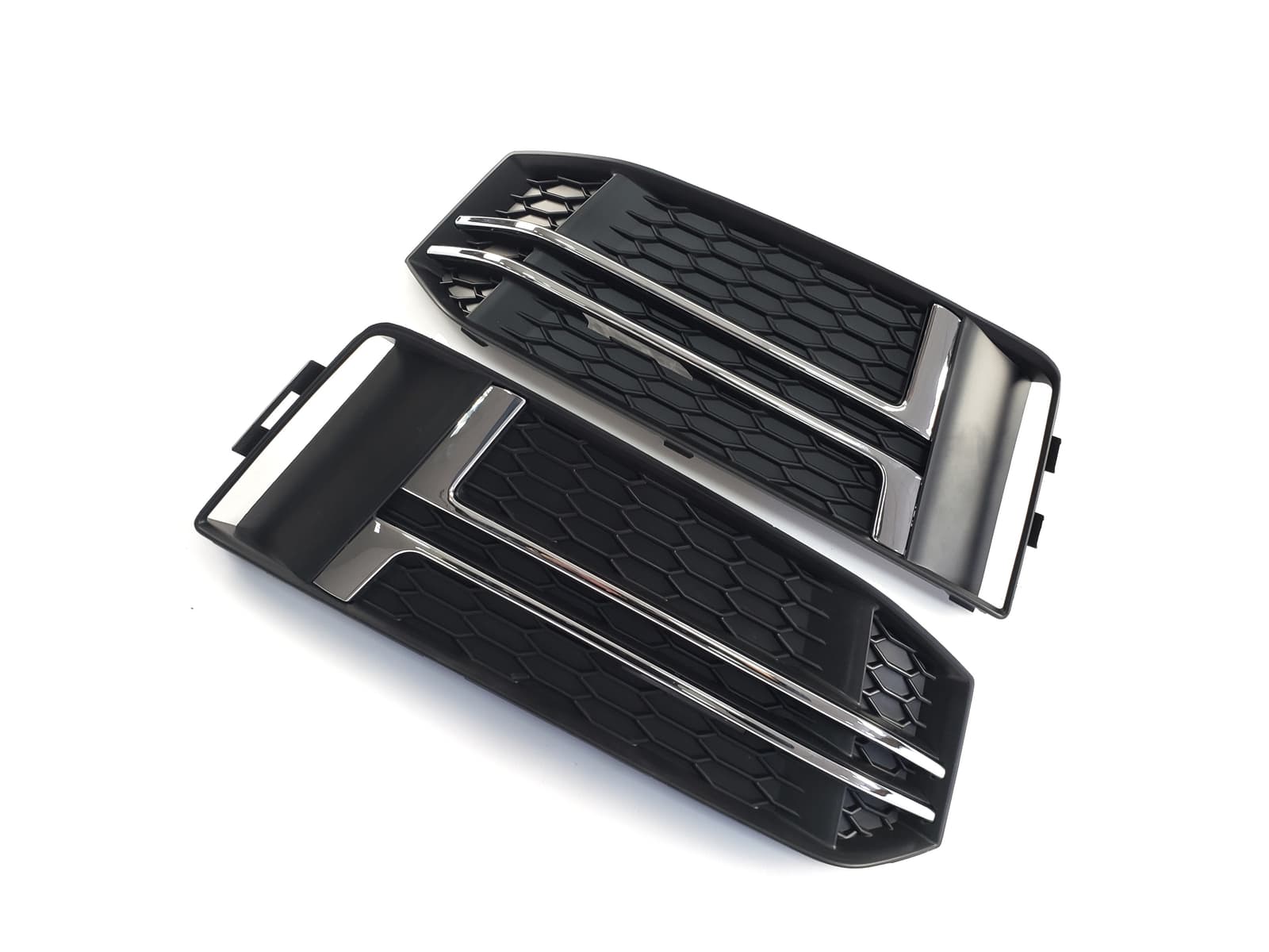Решітки в бампер Chrome Black (S4) S-Line на Audi A4 B9 2015-2019 року 2