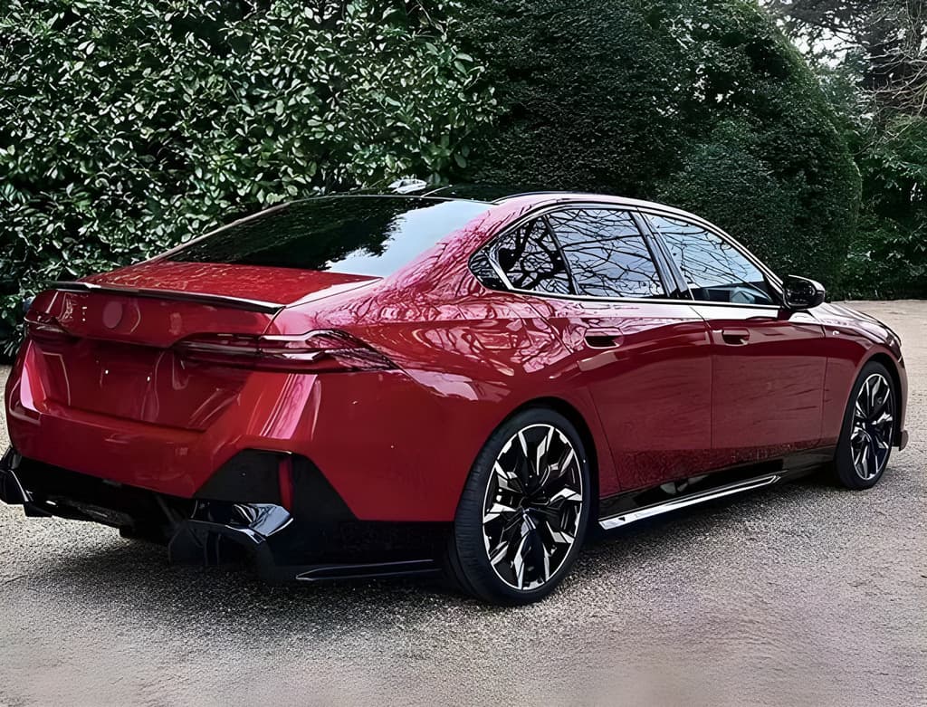 Накладки на пороги (під M-Sport пороги)