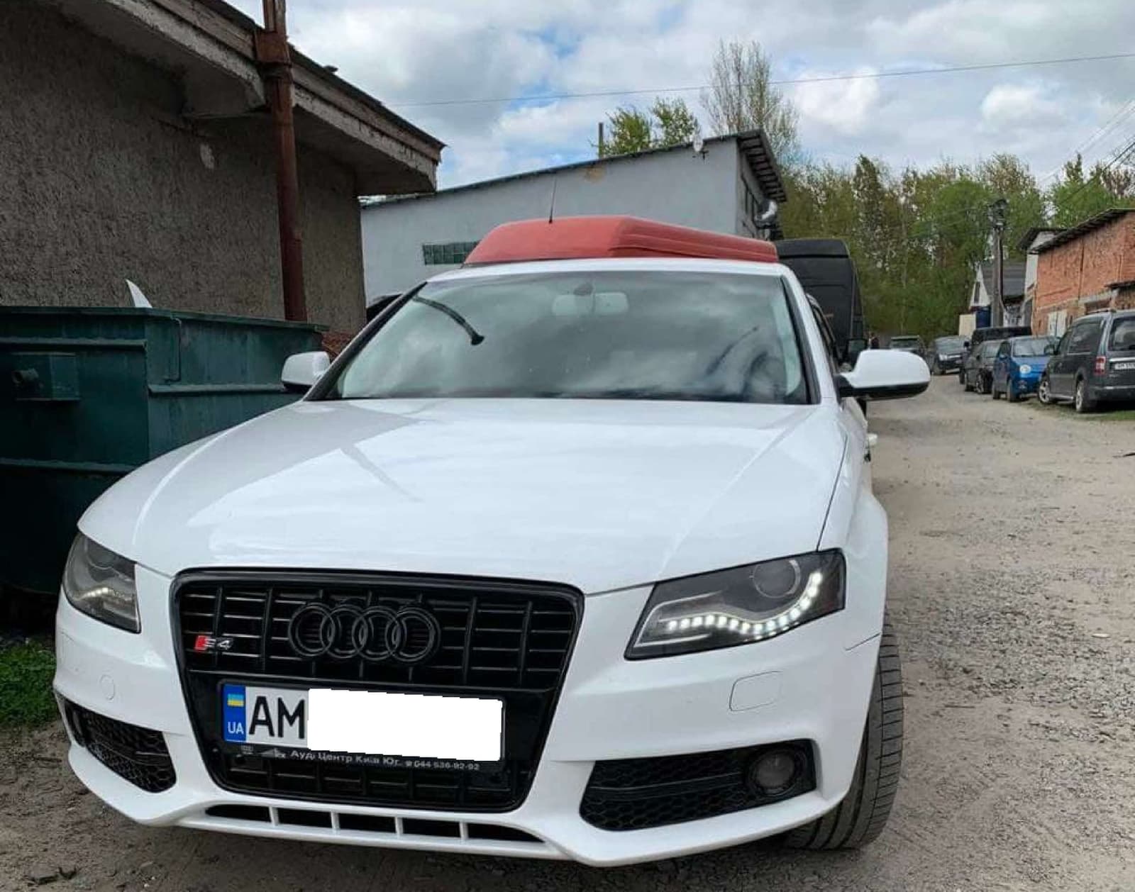 Решітка радіатора Full Black (в стилі S4) на Audi A4 B8 2007-2011 року 4
