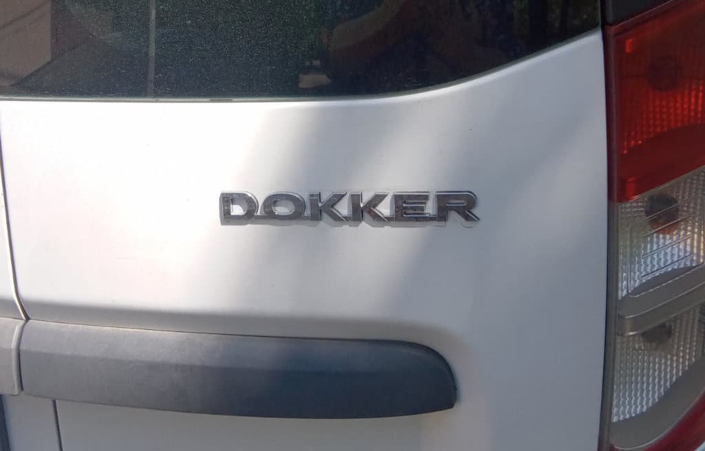Напис Dokker