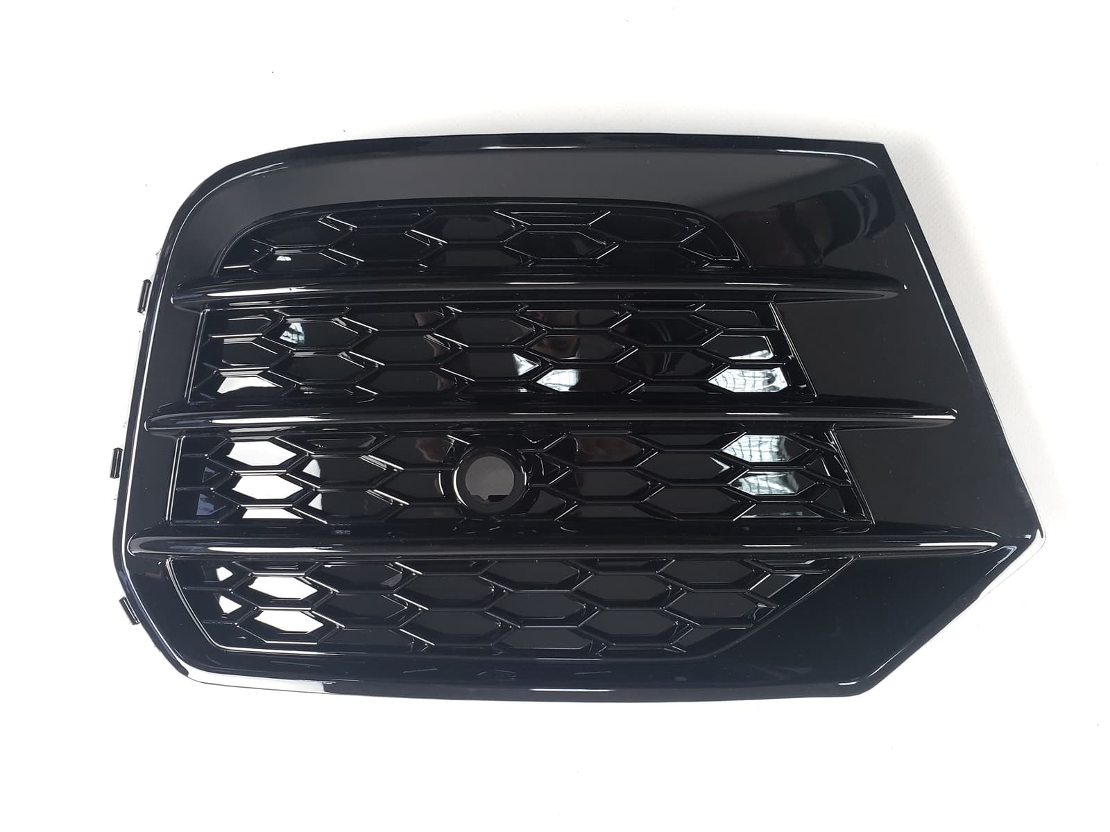 Решітки в бампер Full Black (стиль SQ3 під парктроніки) на Audi Q3 8U 2014-2018 року 2