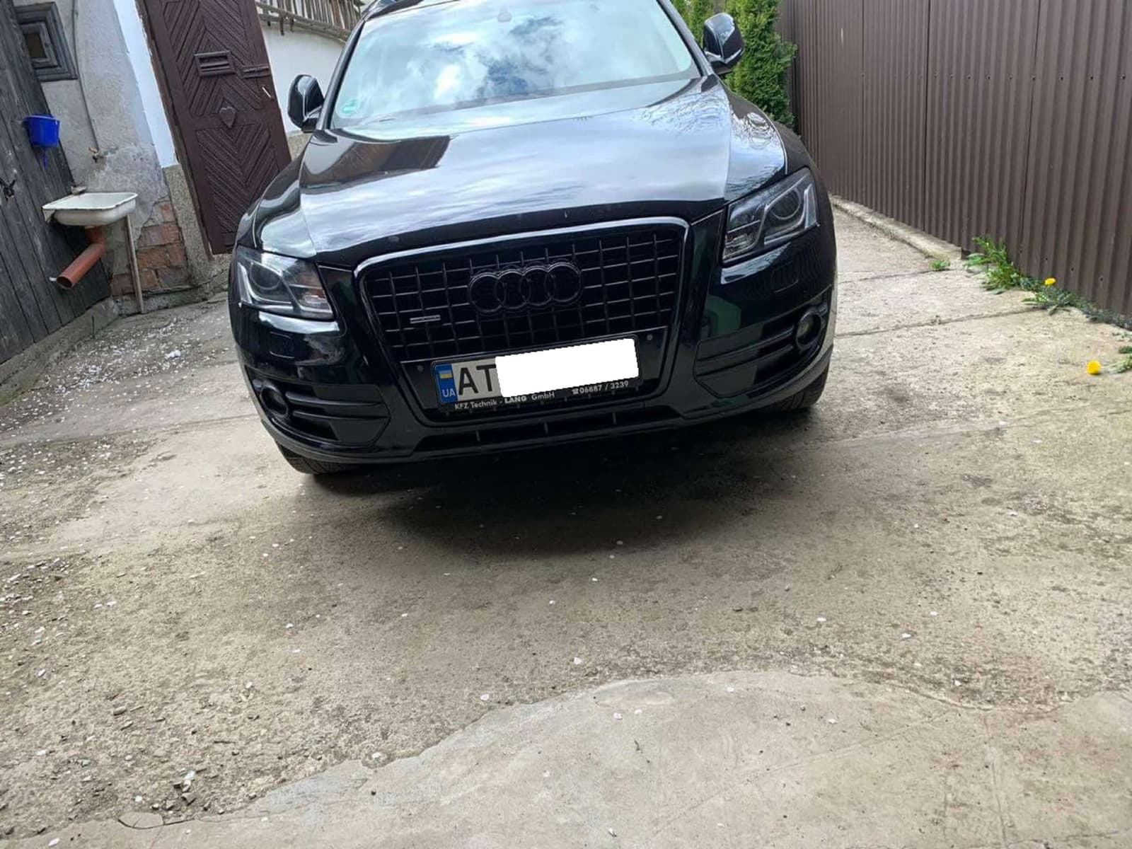 Решітка радіатора Full Black (в стилі SQ5) на Audi Q5 8R 2008-2012 року 4