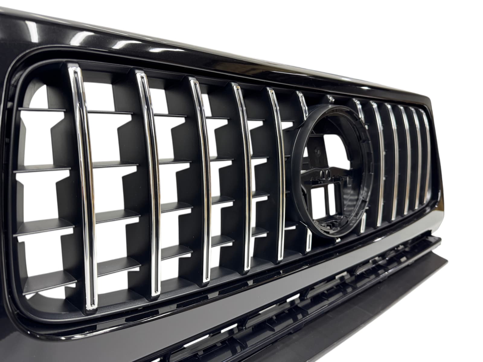 Решітка радіатора Chrome Black GT на Mercedes-Benz G-Class W465 2024-2026 року 3