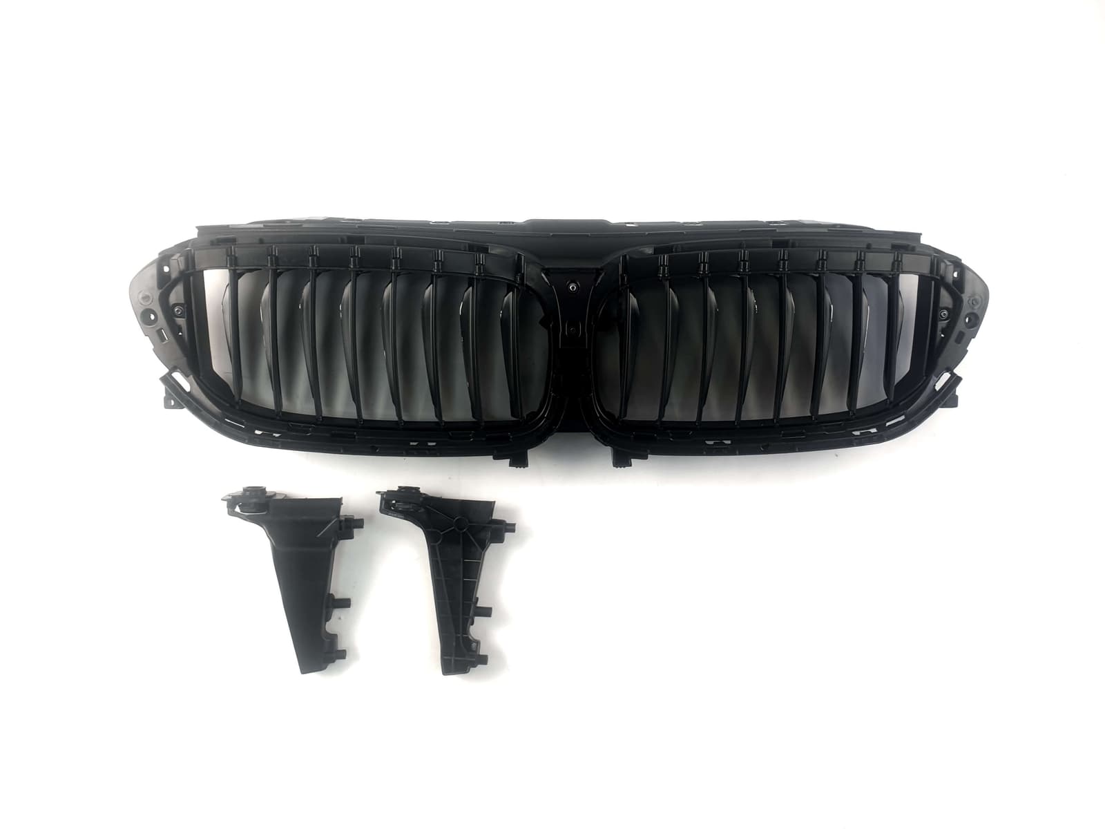 Повітряна заслонка (жалюзі) з моторчиком на BMW 5 Series G30 / G31 2017-2020 року