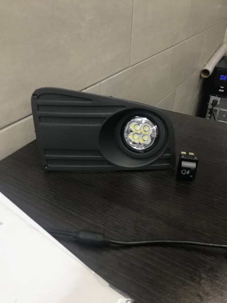 Протитуманка LED (діодна, пасажирська сторона)