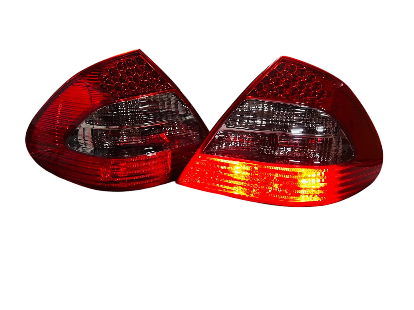 Задні ліхтарі (Avantgarde) Стопи на Mercedes-Benz E-Class W211 2007-2009 року 2