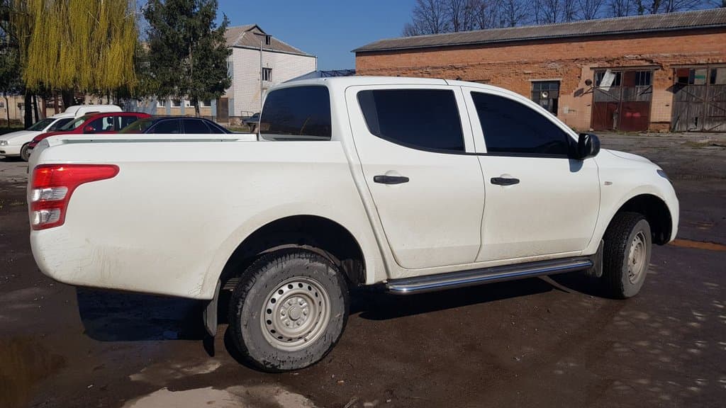 Бокові пороги Premium (2 шт., нерж.) Ø60