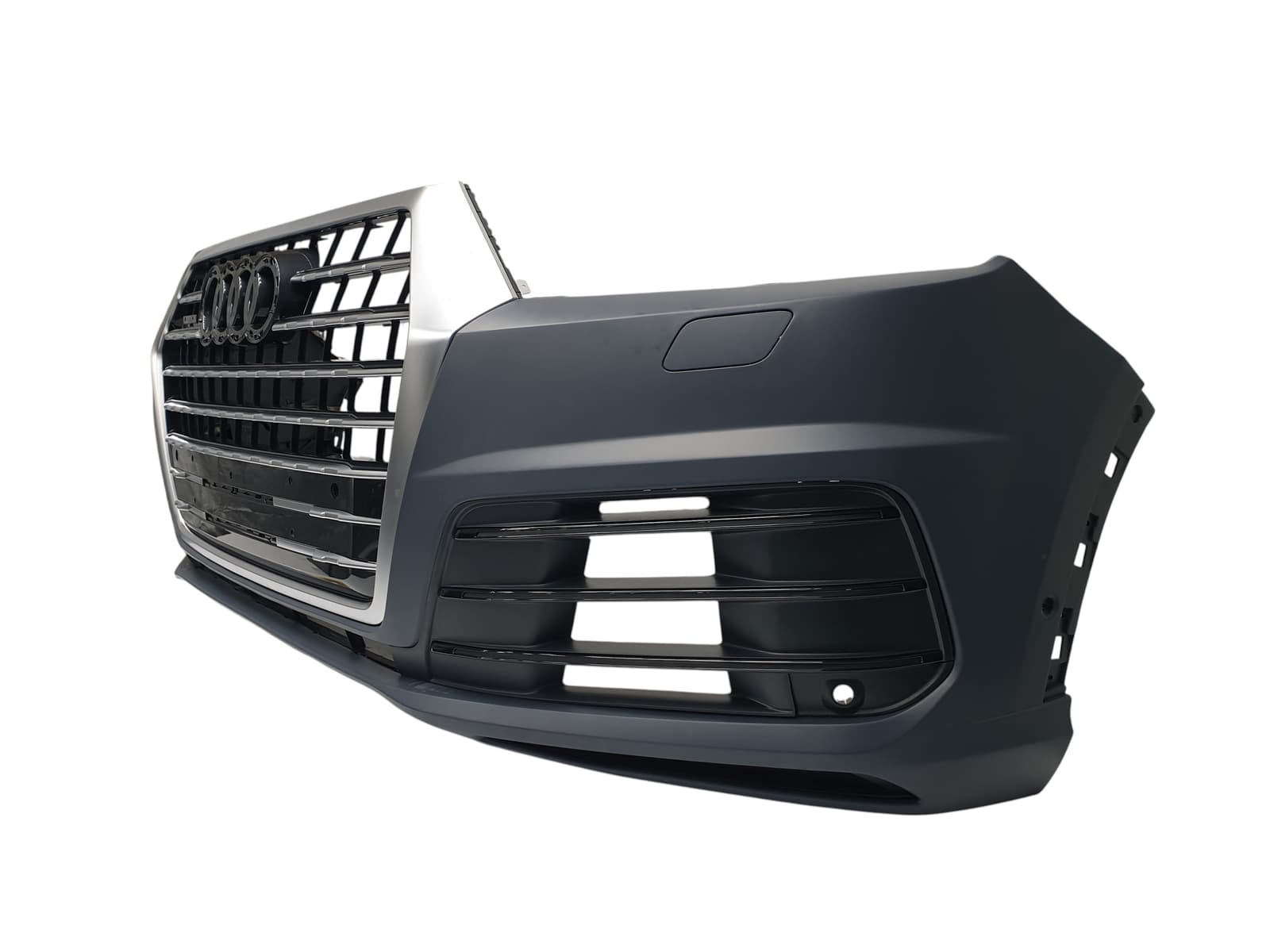 Передній бампер (S-Line) Silver на Audi Q7 4M 2015-2020 року 4