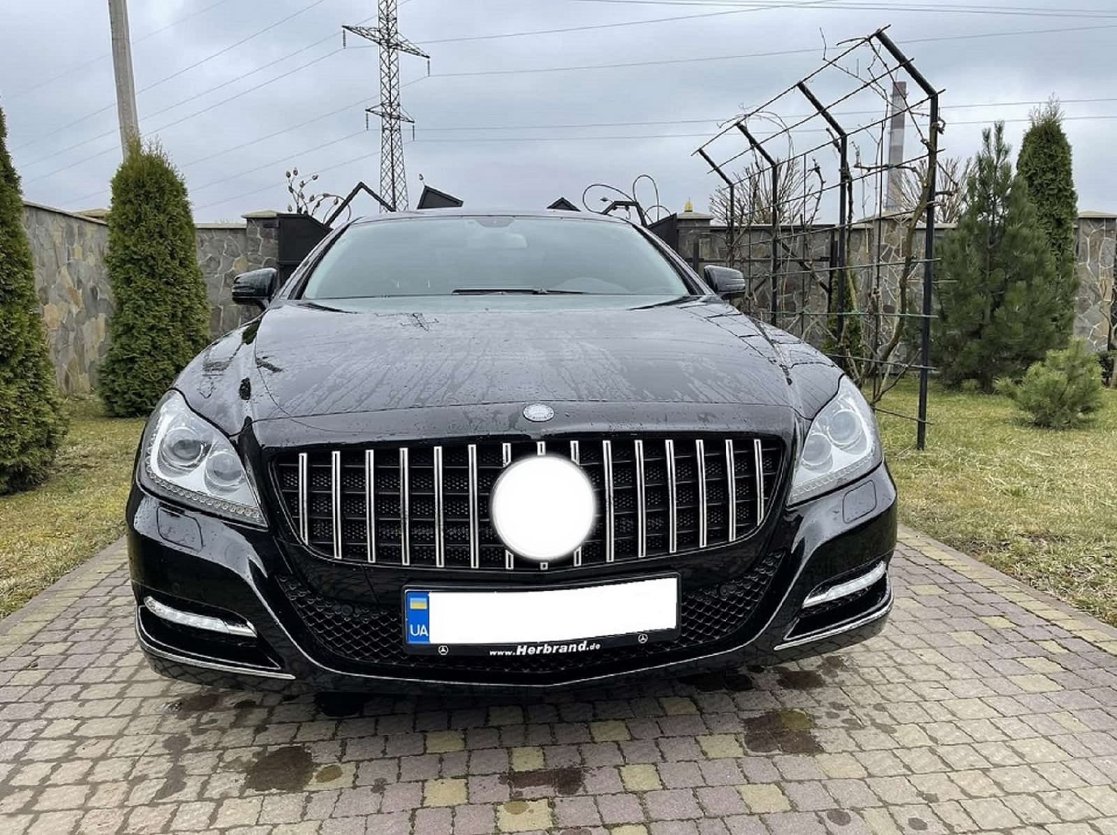 Решітка радіатора Chrome Black GT на Mercedes-Benz CLS-Class C218 2011-2014 року 4