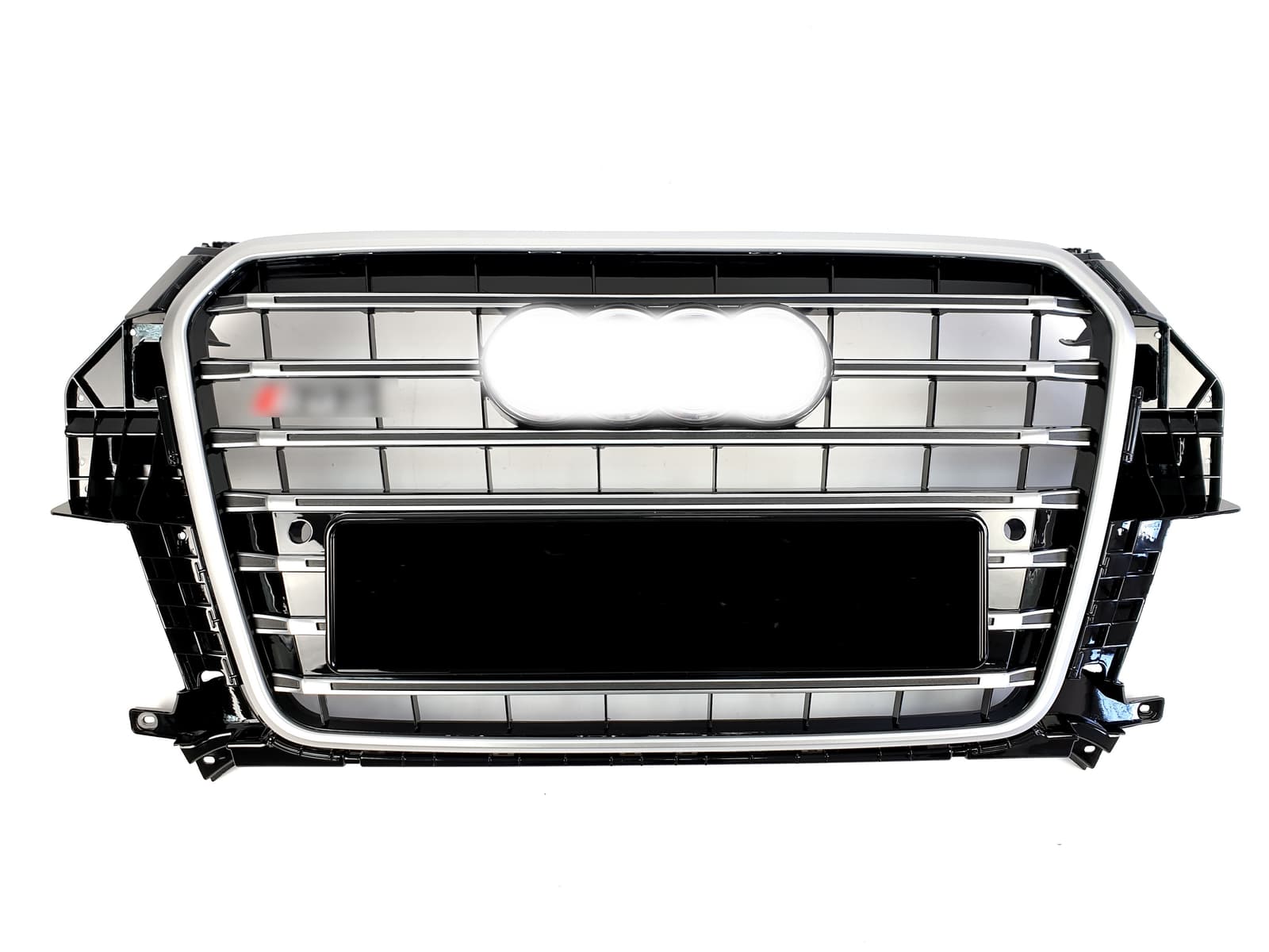 Решітка радіатора Black Silver (в стилі SQ3) на Audi Q3 8U 2011-2014 року