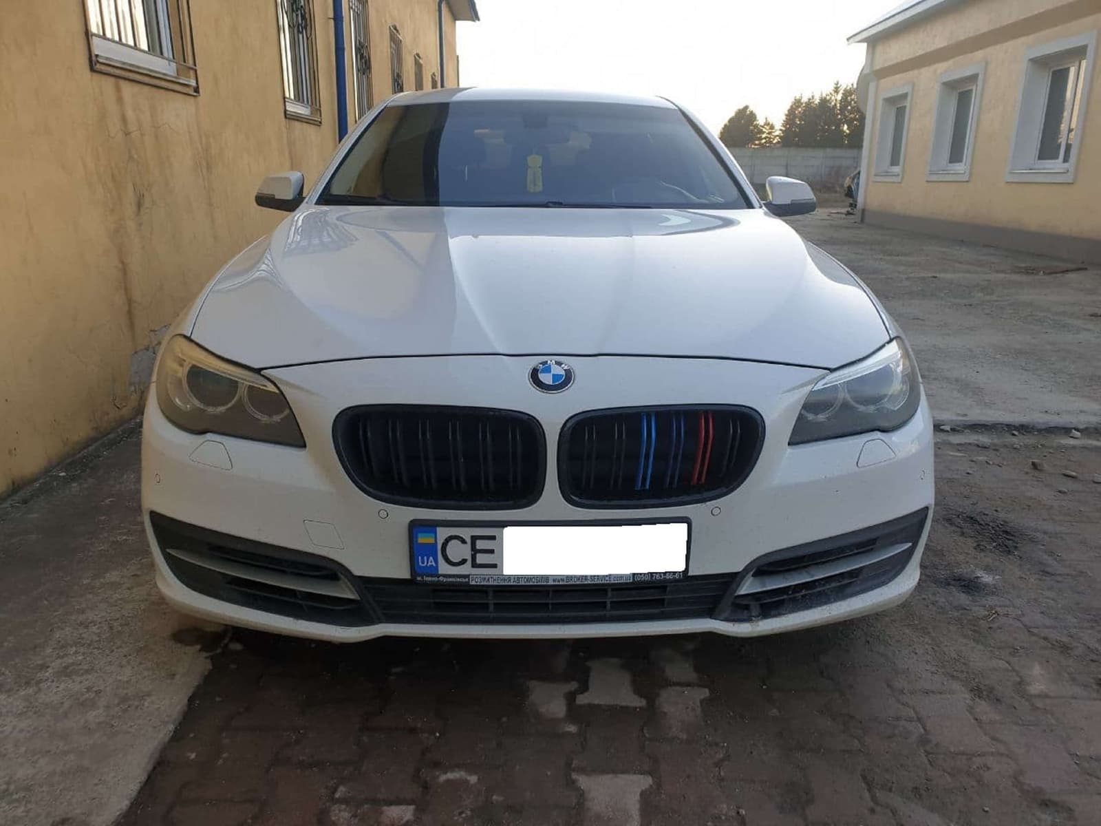 Ніздрі M-color (Подвійні M-Look) на BMW 5 Series F10 / F11 2010-2017 року 6