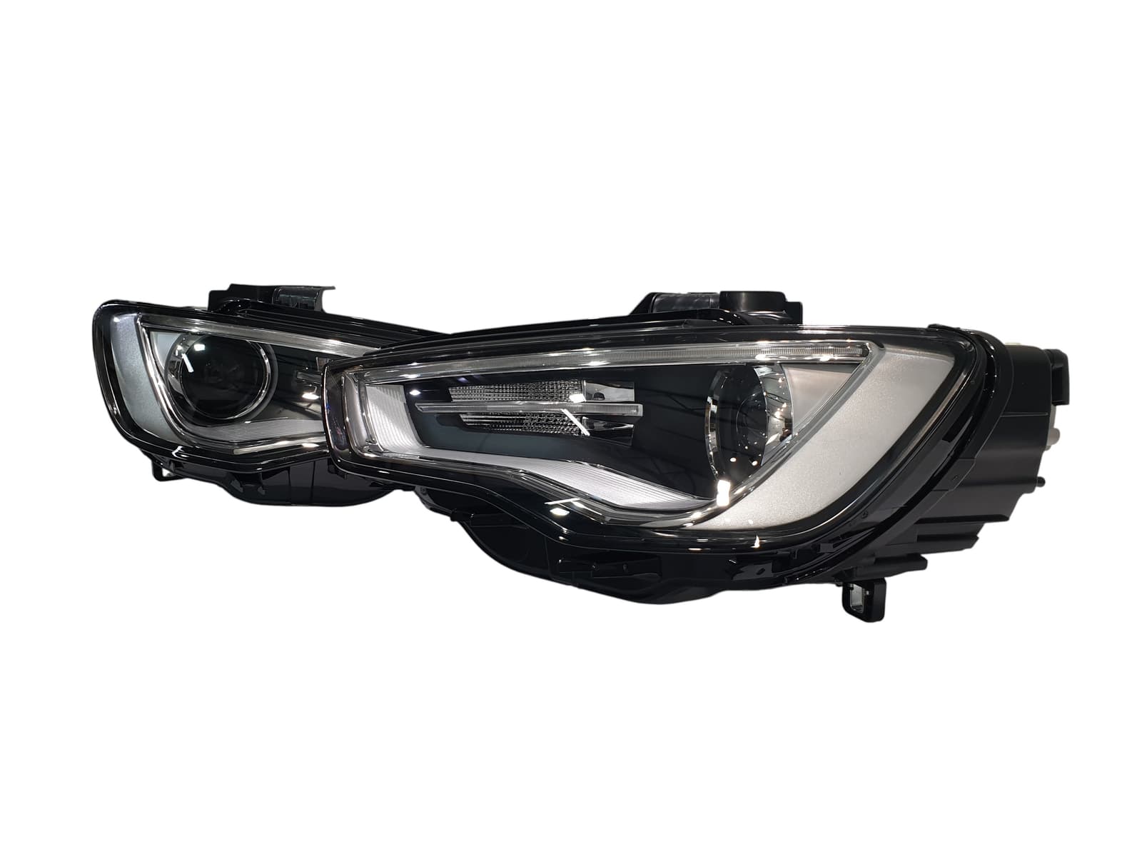 Передні фари (Xenon + блоки) на Audi A3 8V 2012-2016 року 3