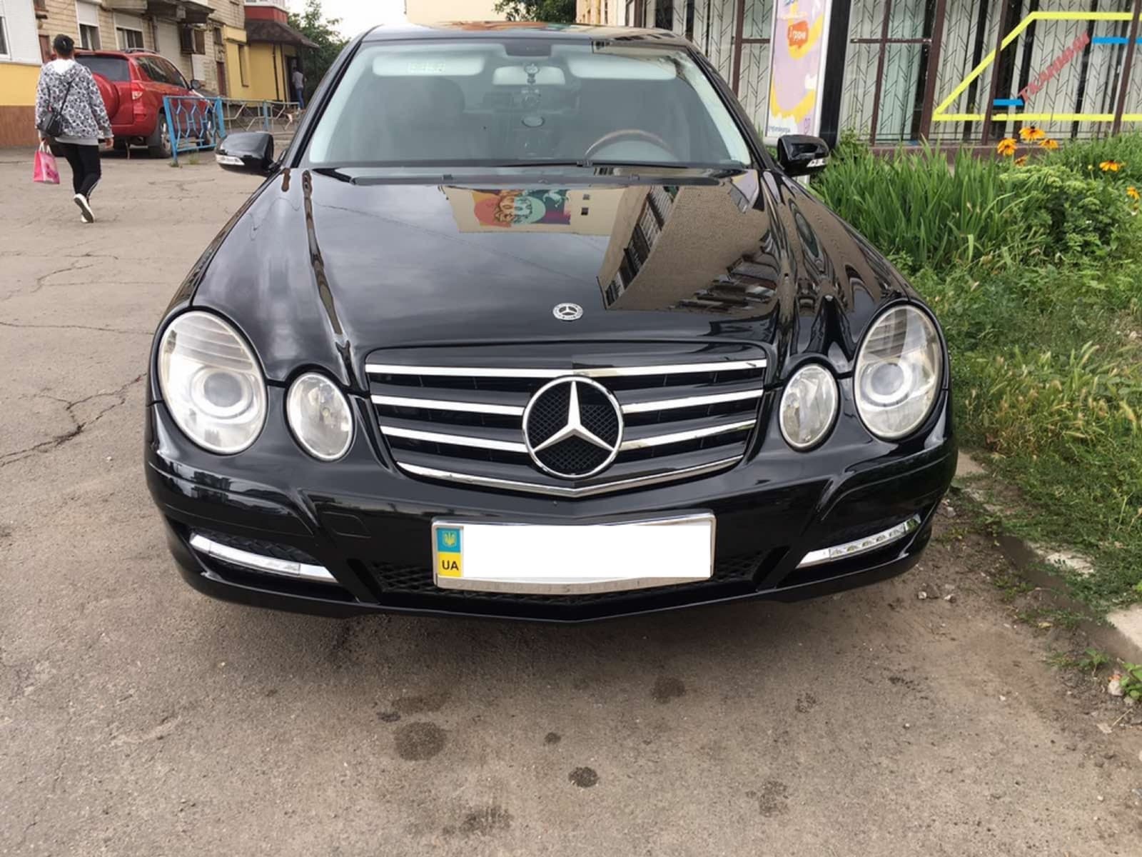 Решітка радіатора Black CL на Mercedes-Benz E-Class W211 2007-2009 року 4
