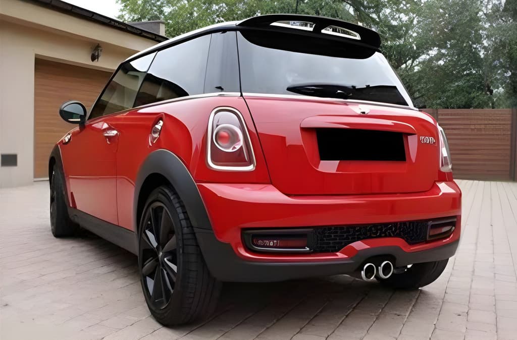 Спойлер R56 (чорний глянець)