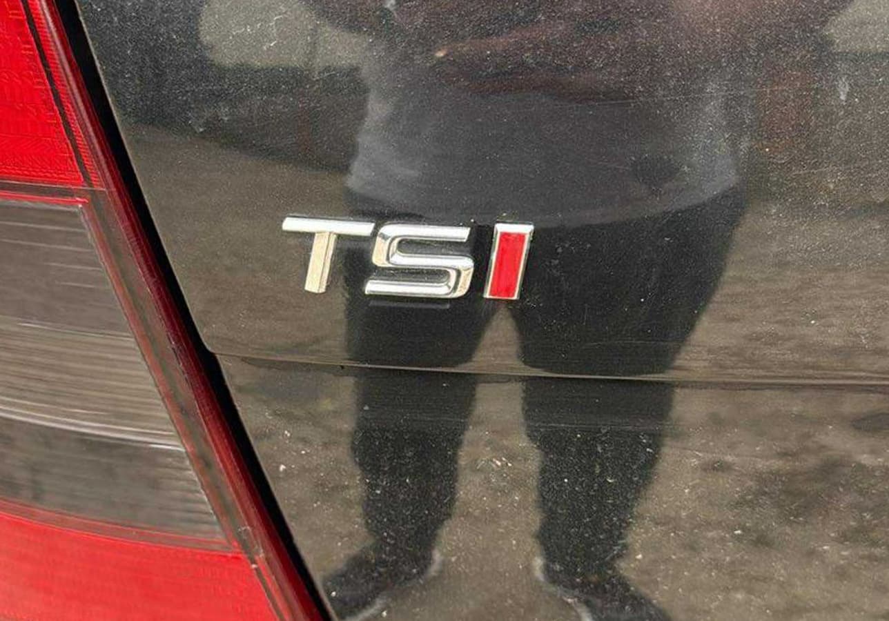 Напис TSI (під оригінал) TS-хром, I-червона