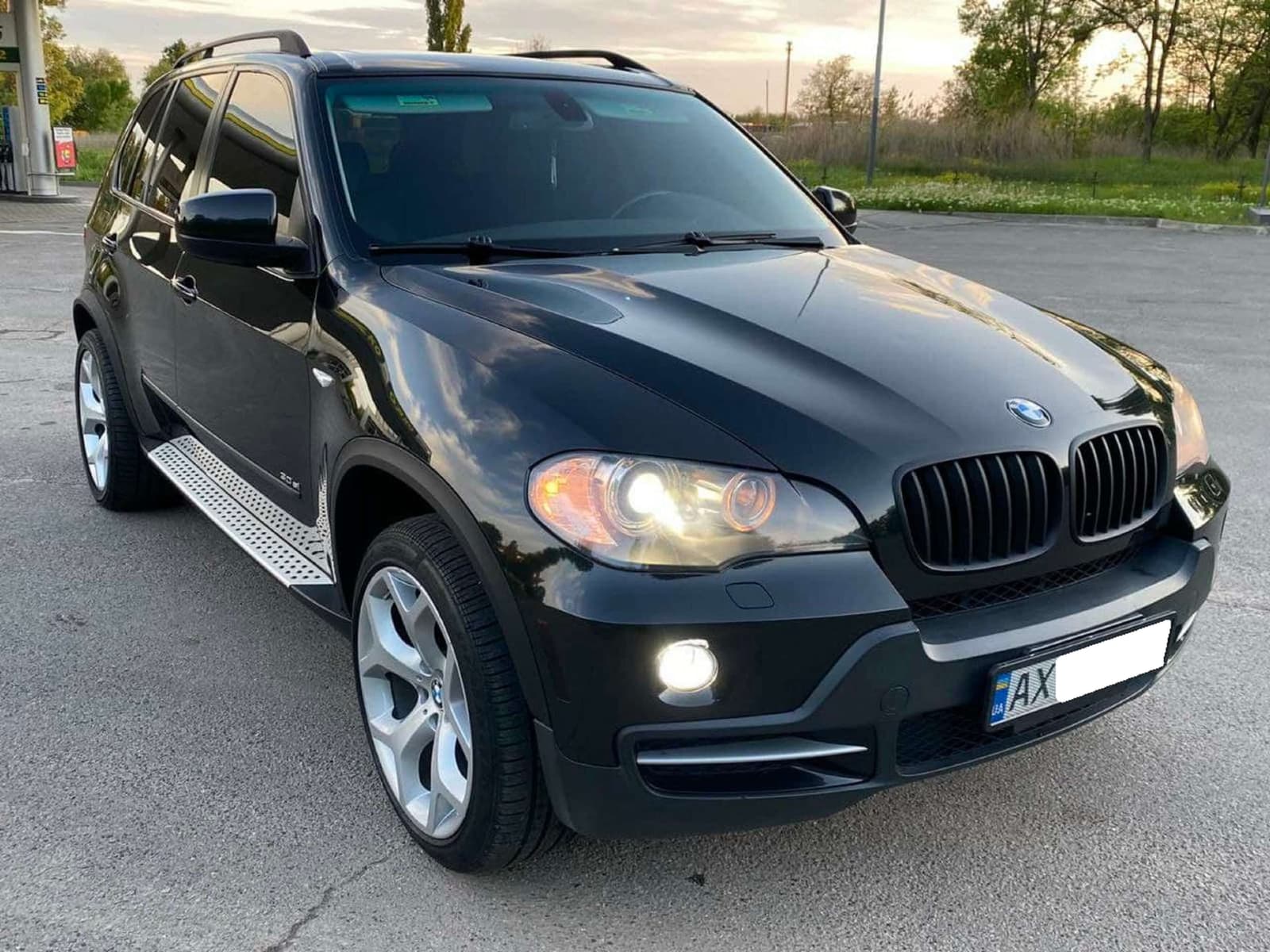 Розширювачі арок розширені на BMW X5 E70 2010-2013 року 2